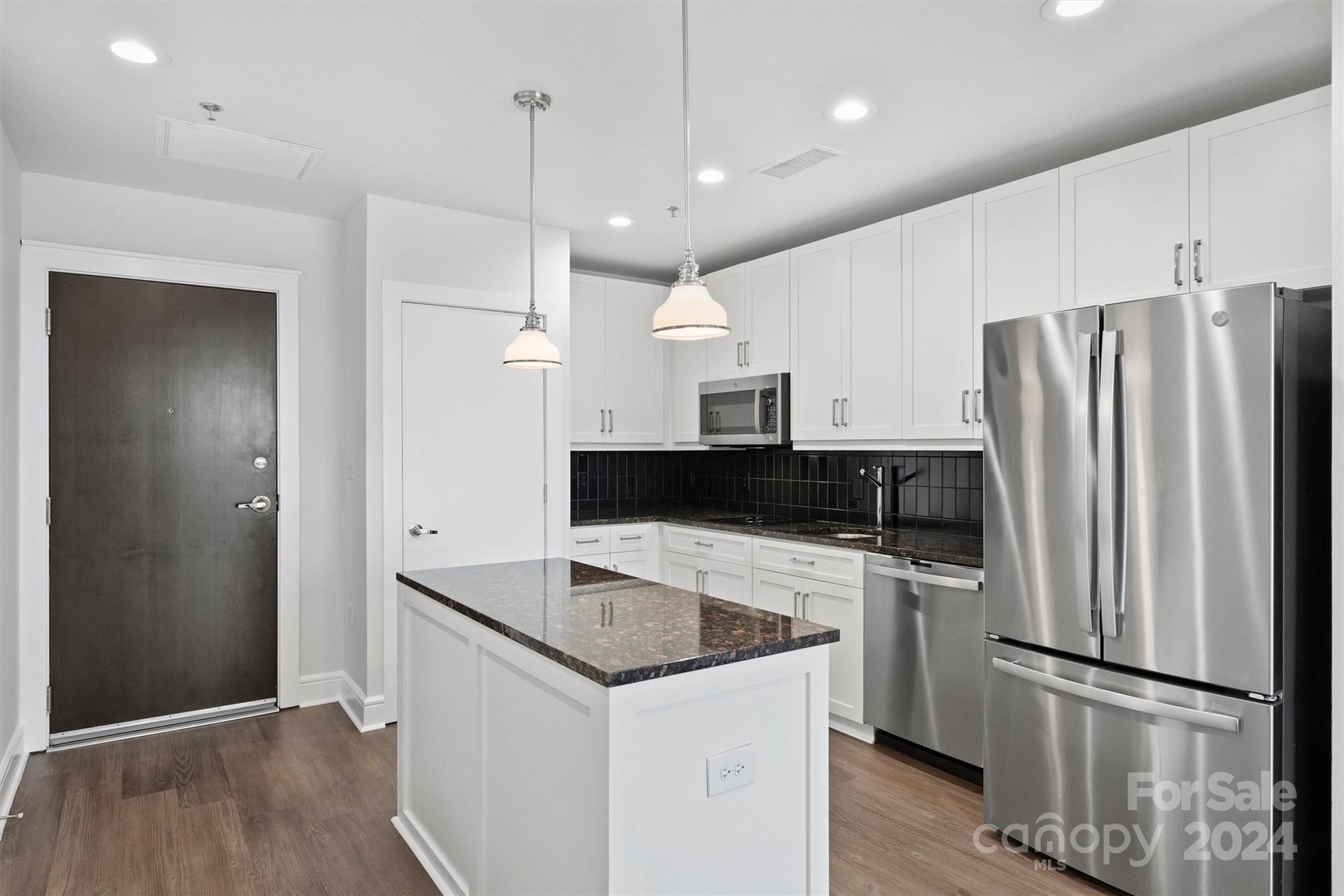 333 W Trade Street Unit: 1610