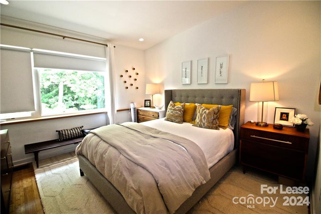 2736 N Davidson Street