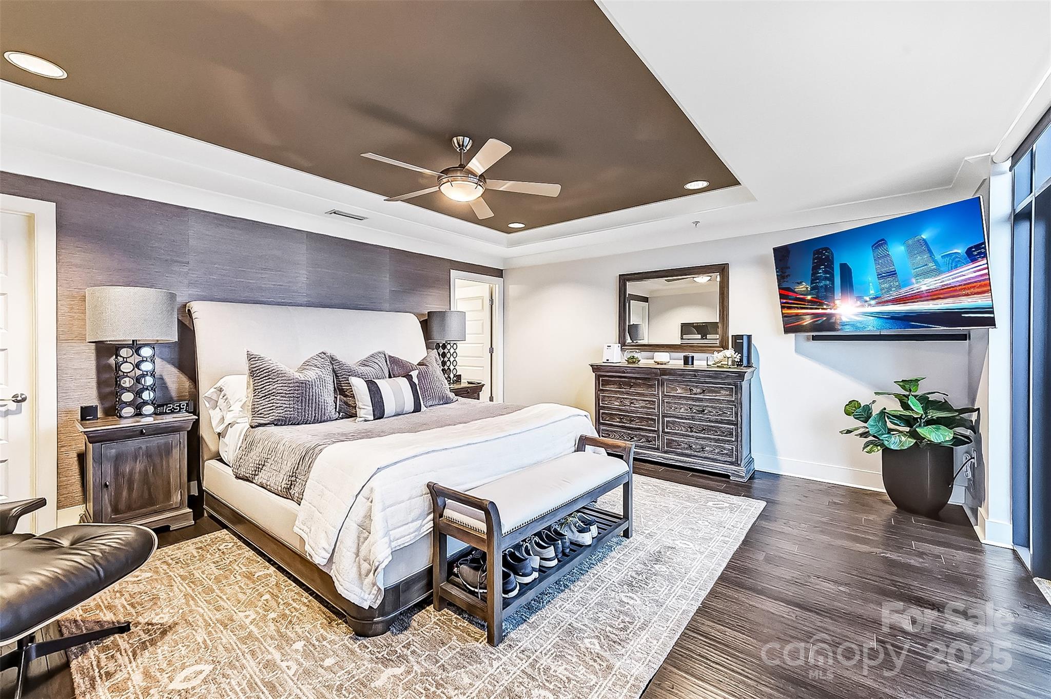 222 S Caldwell Street Unit: 2007