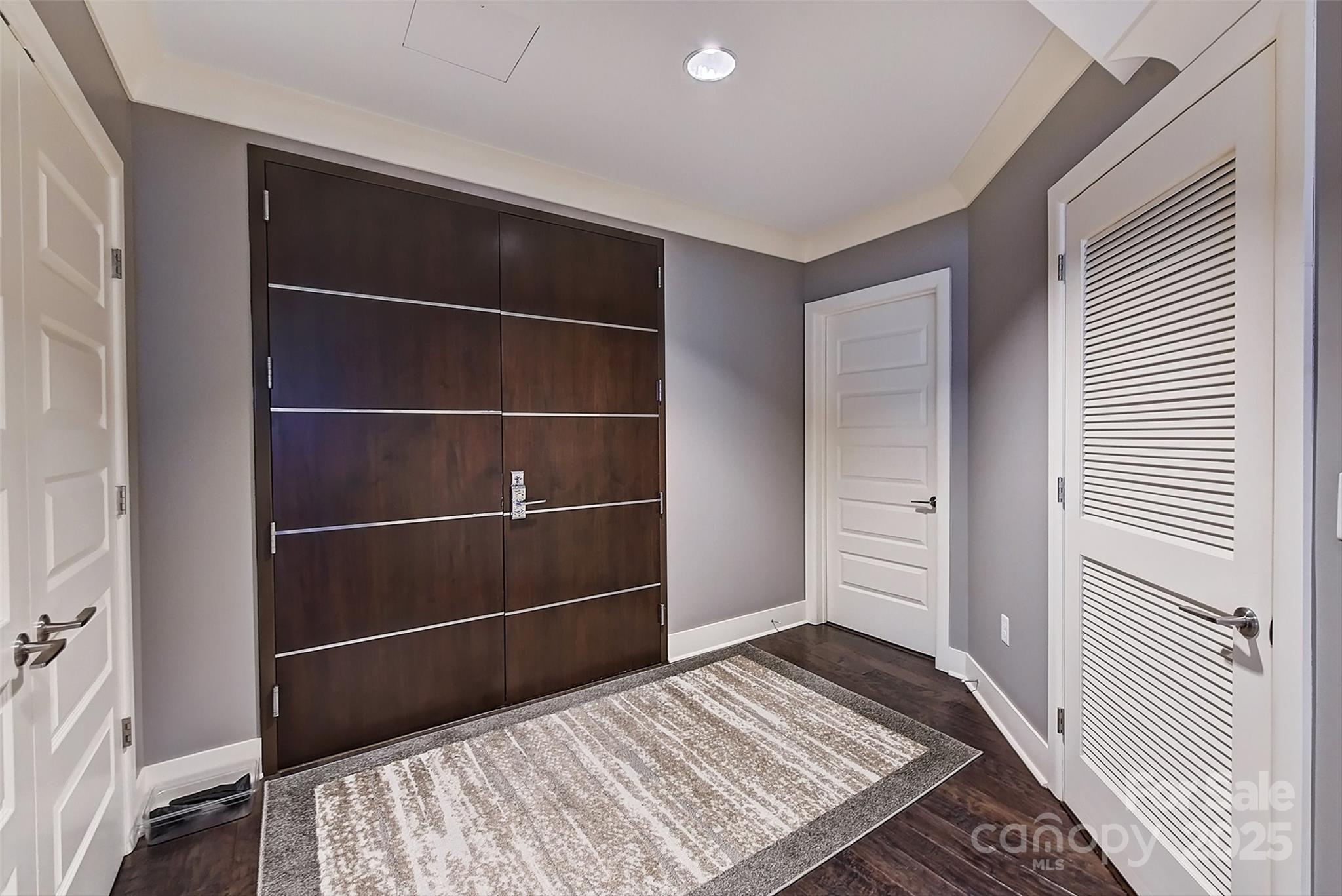 222 S Caldwell Street Unit: 2007