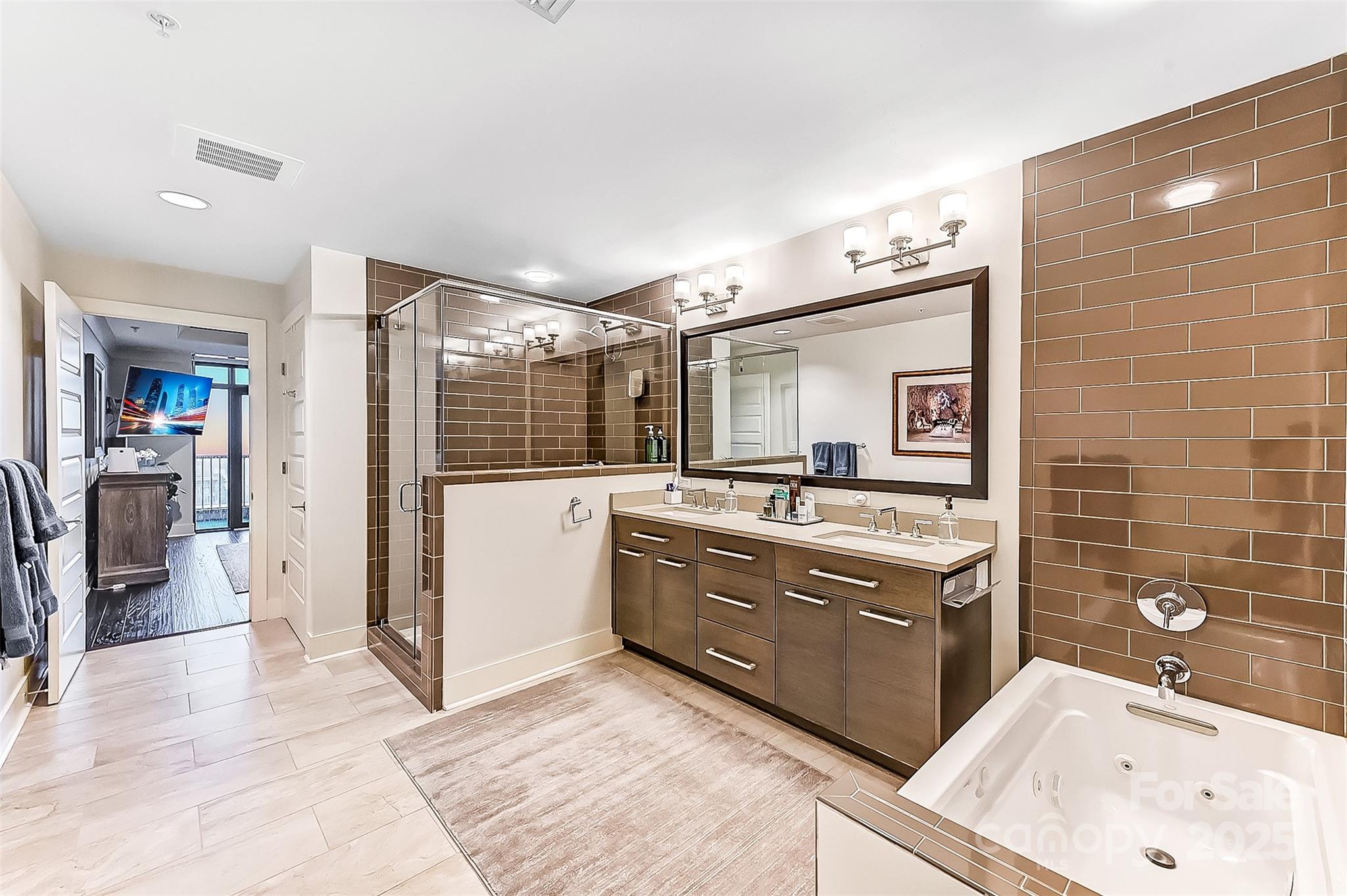 222 S Caldwell Street Unit: 2007