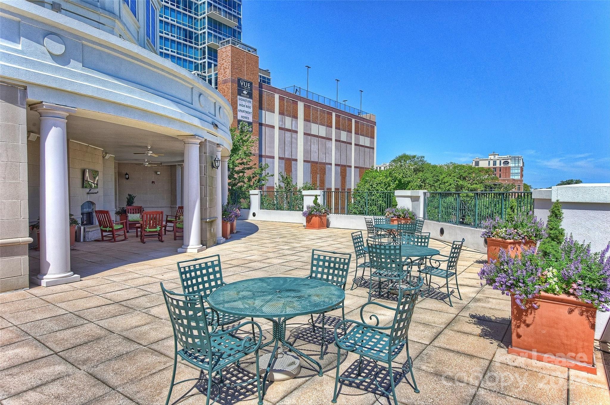 300 W 5th Street Unit: 718