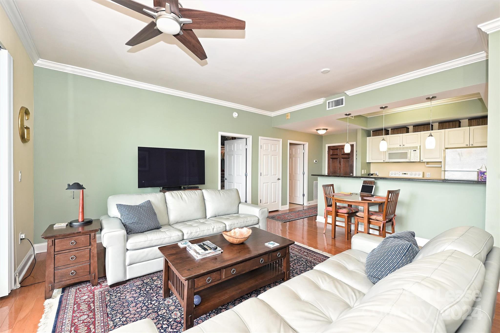 300 W 5th Street Unit: 718