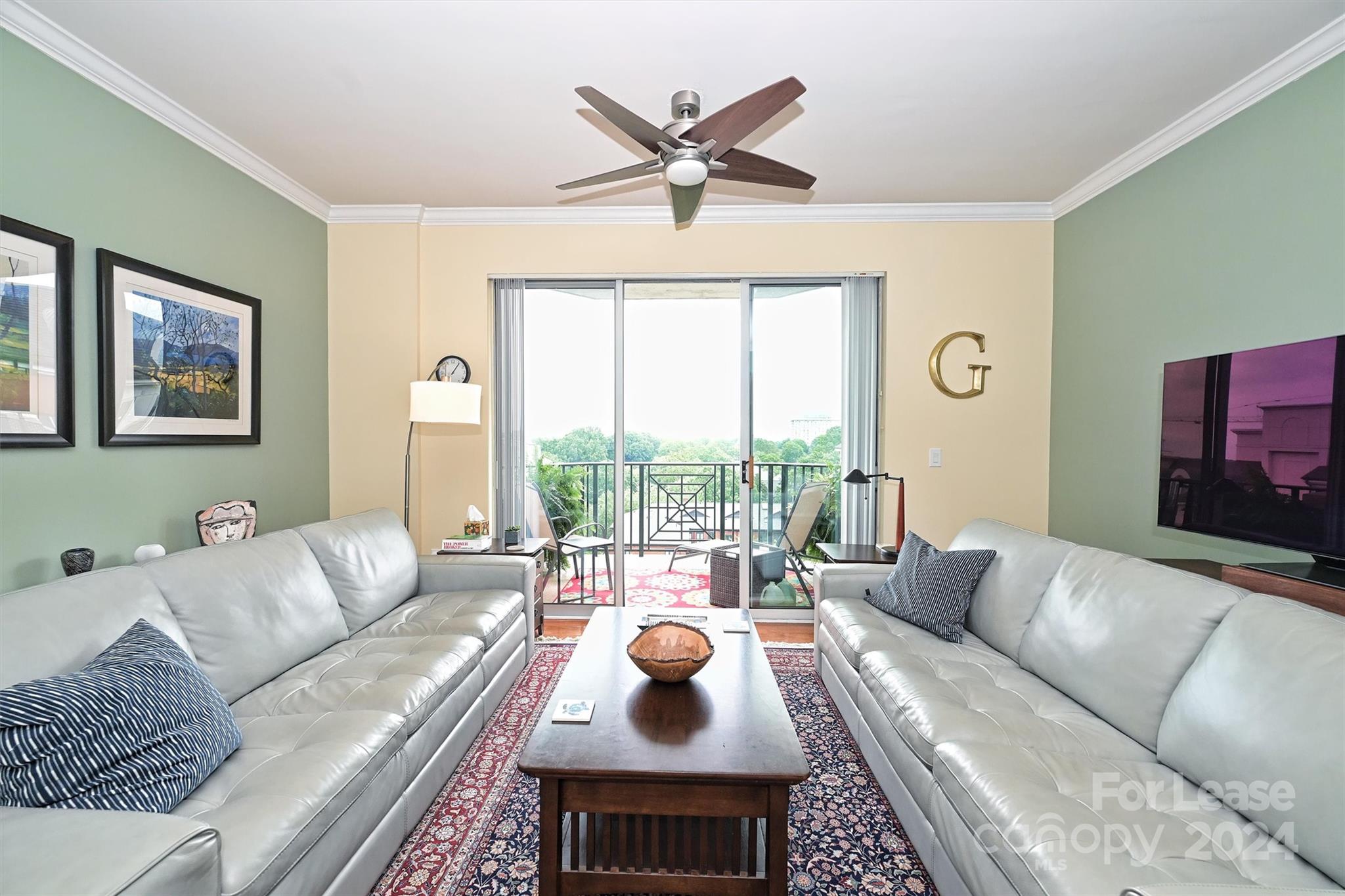 300 W 5th Street Unit: 718