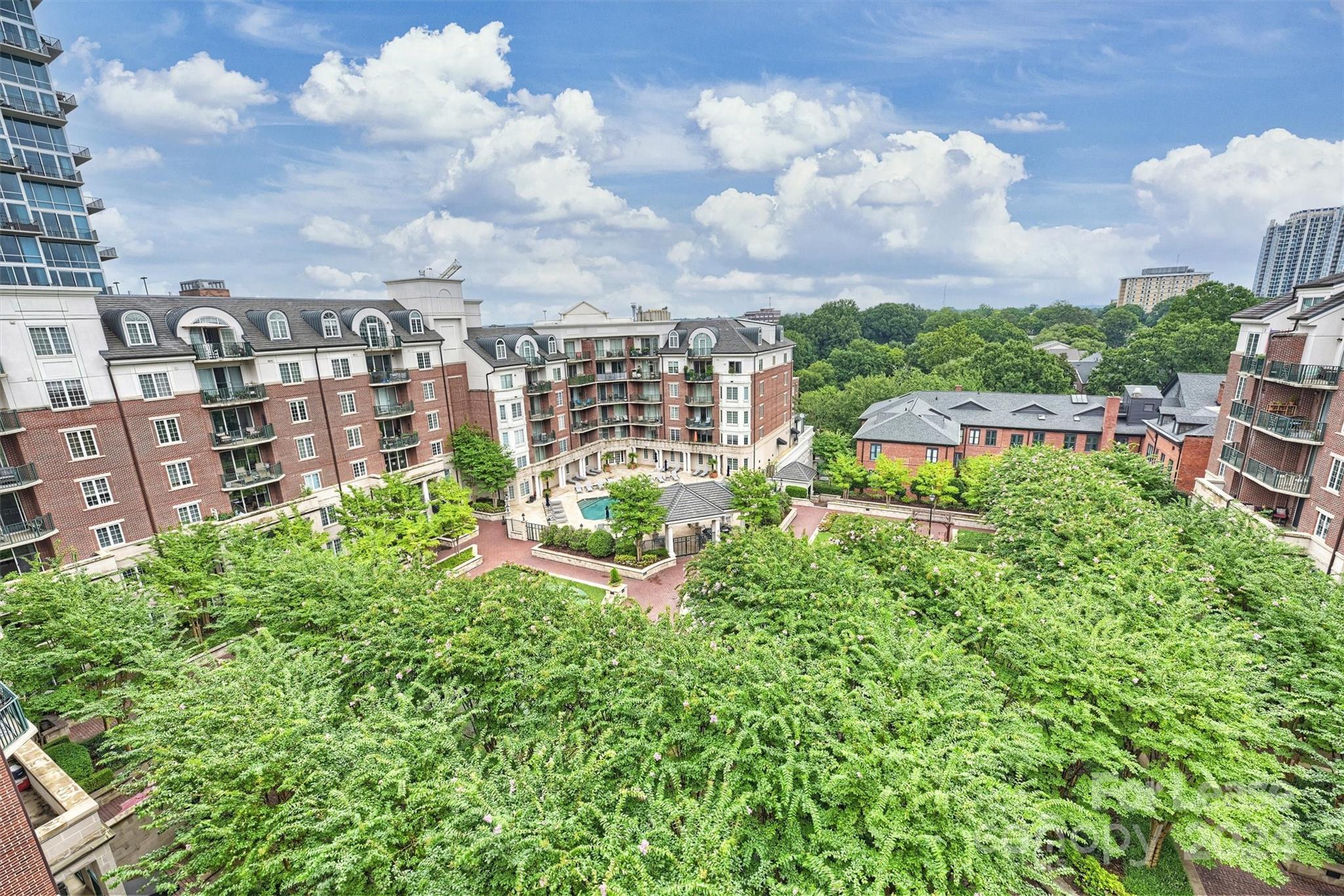 300 W 5th Street Unit: 718