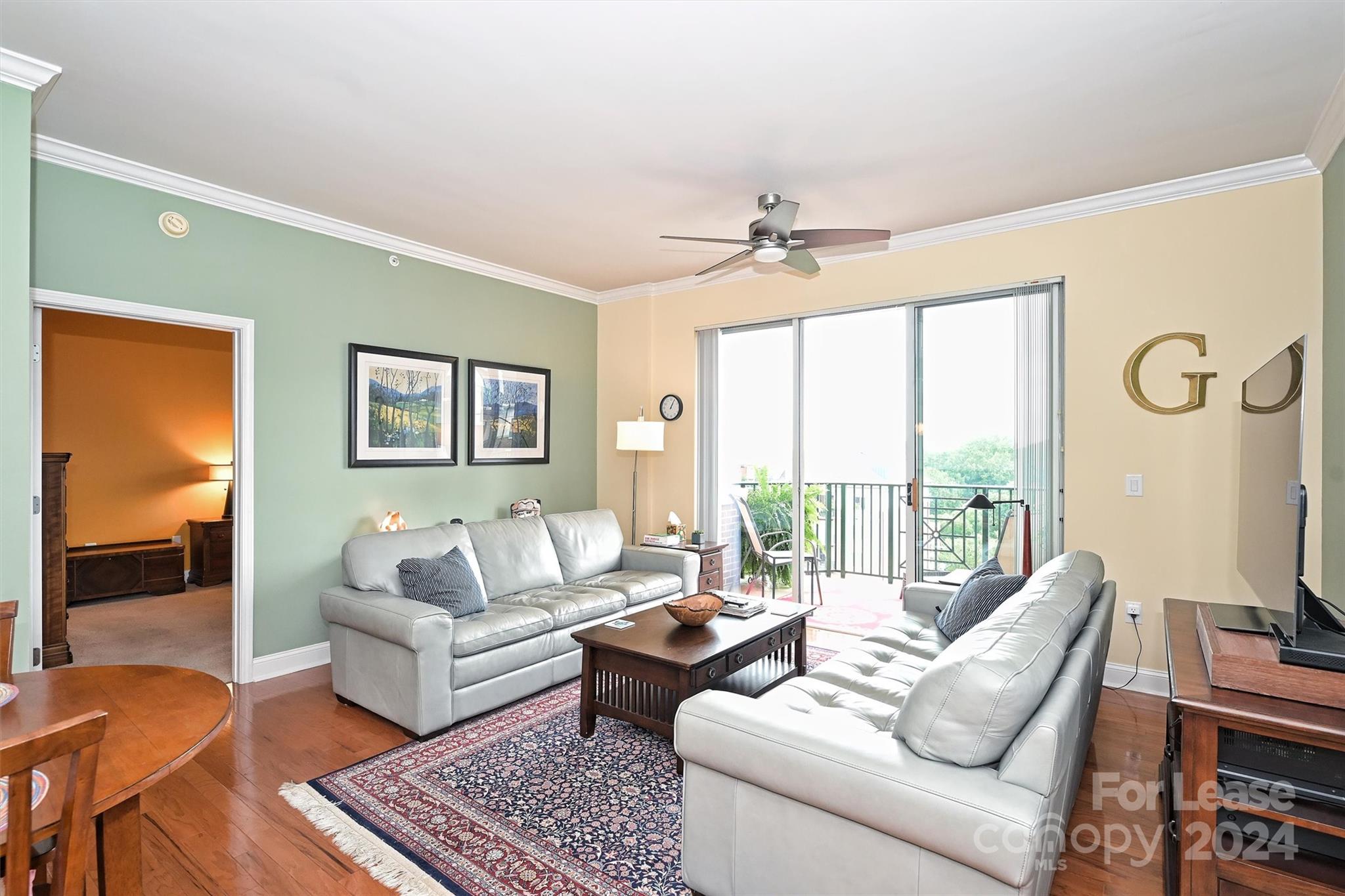 300 W 5th Street Unit: 718