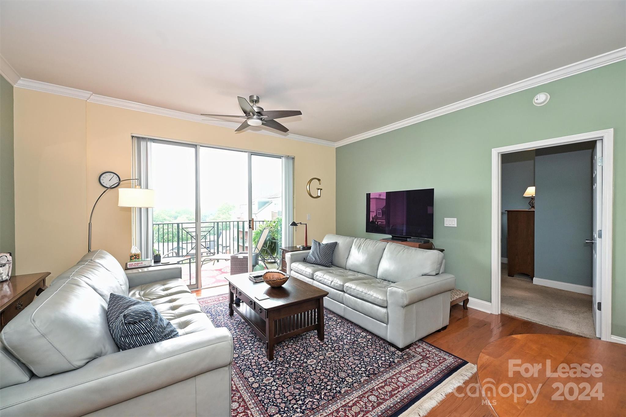 300 W 5th Street Unit: 718