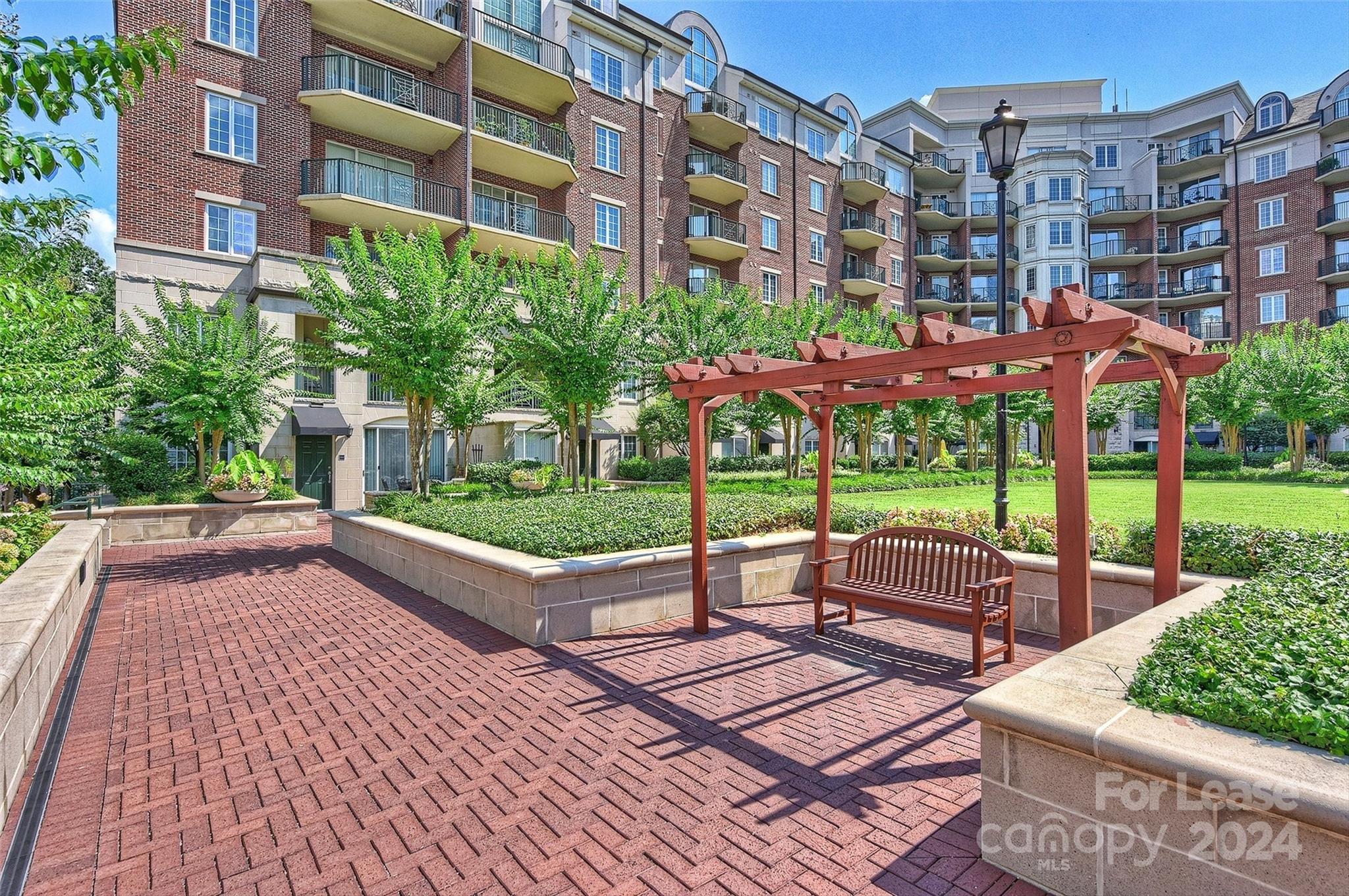 300 W 5th Street Unit: 718