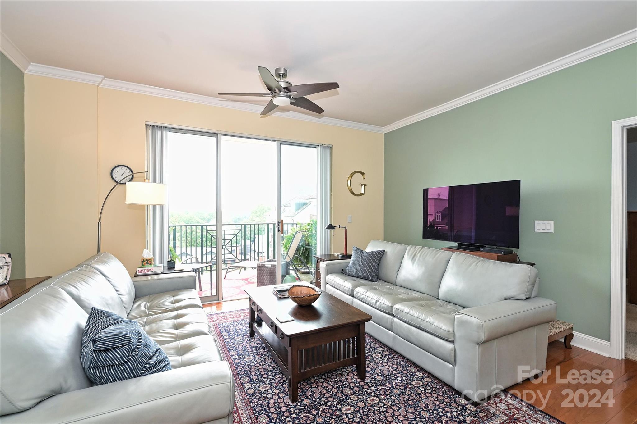 300 W 5th Street Unit: 718