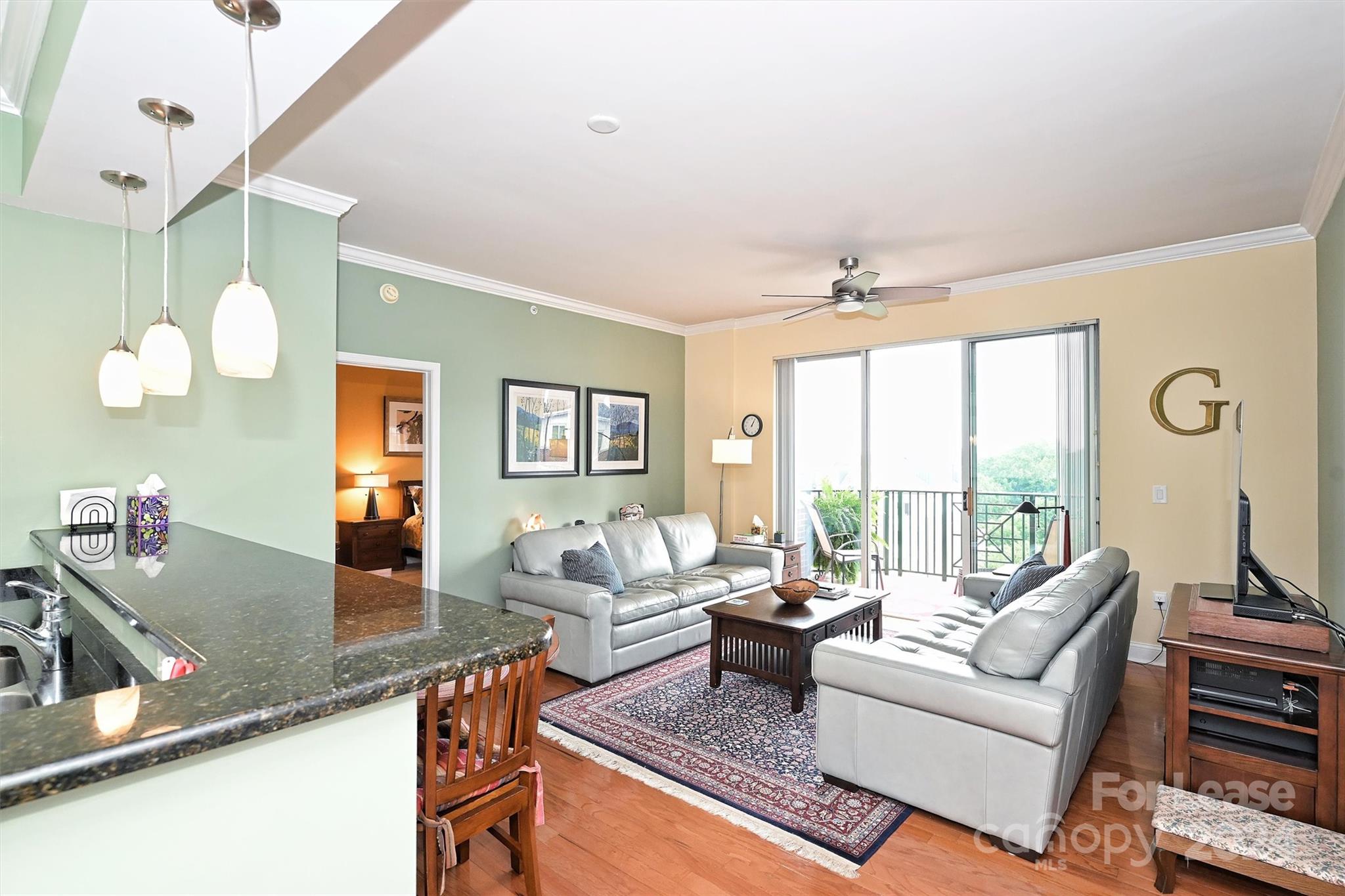 300 W 5th Street Unit: 718