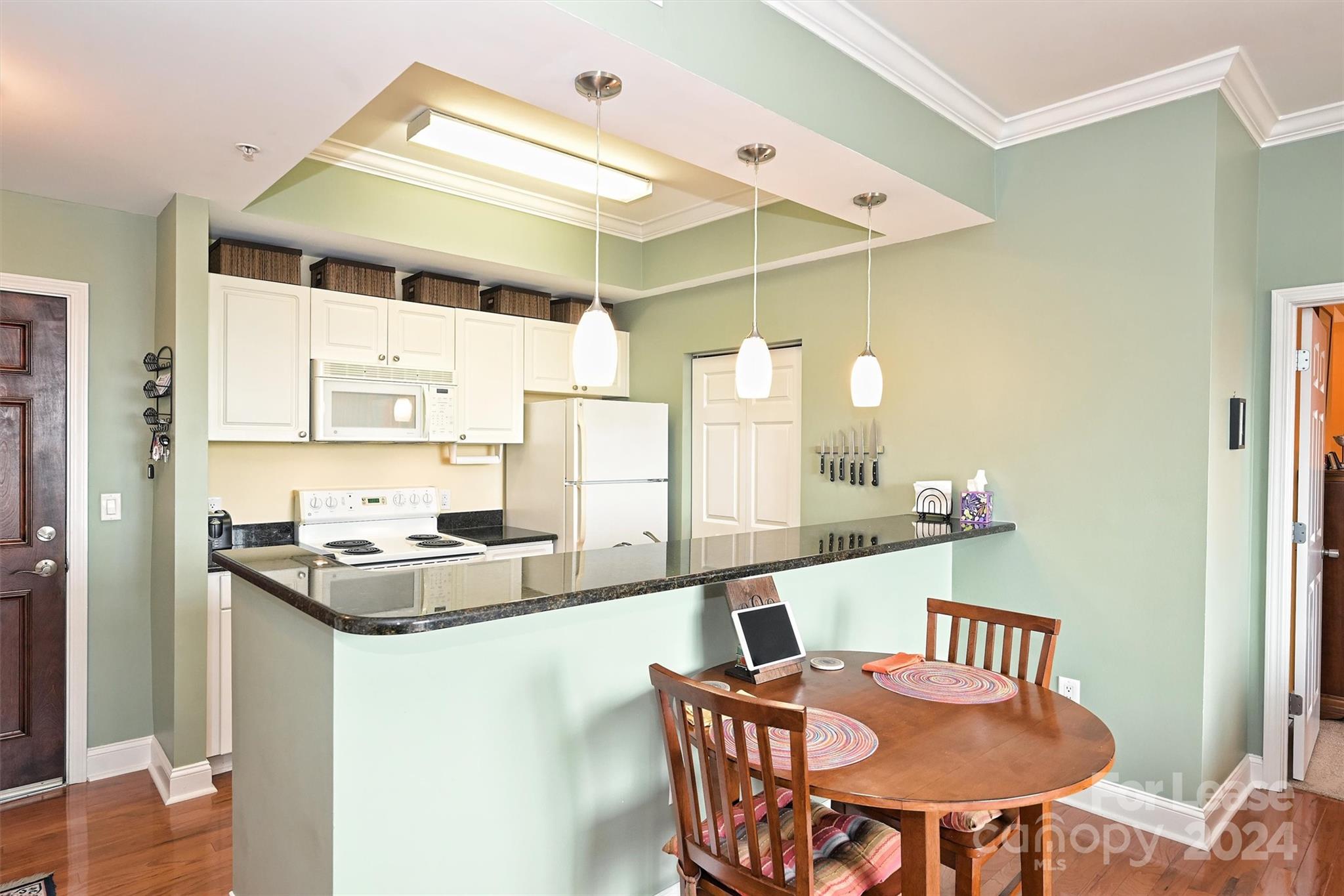 300 W 5th Street Unit: 718