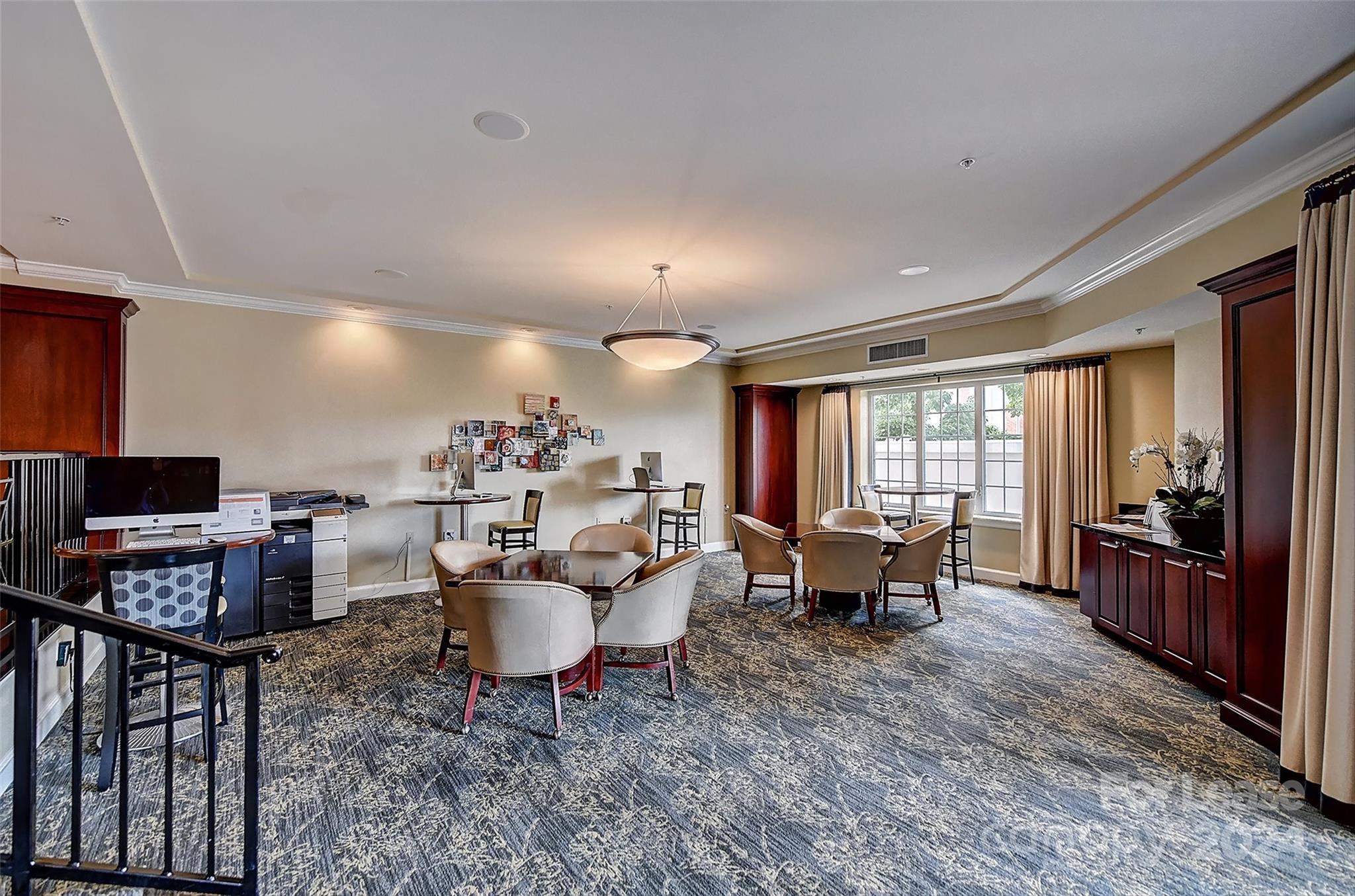 300 W 5th Street Unit: 718