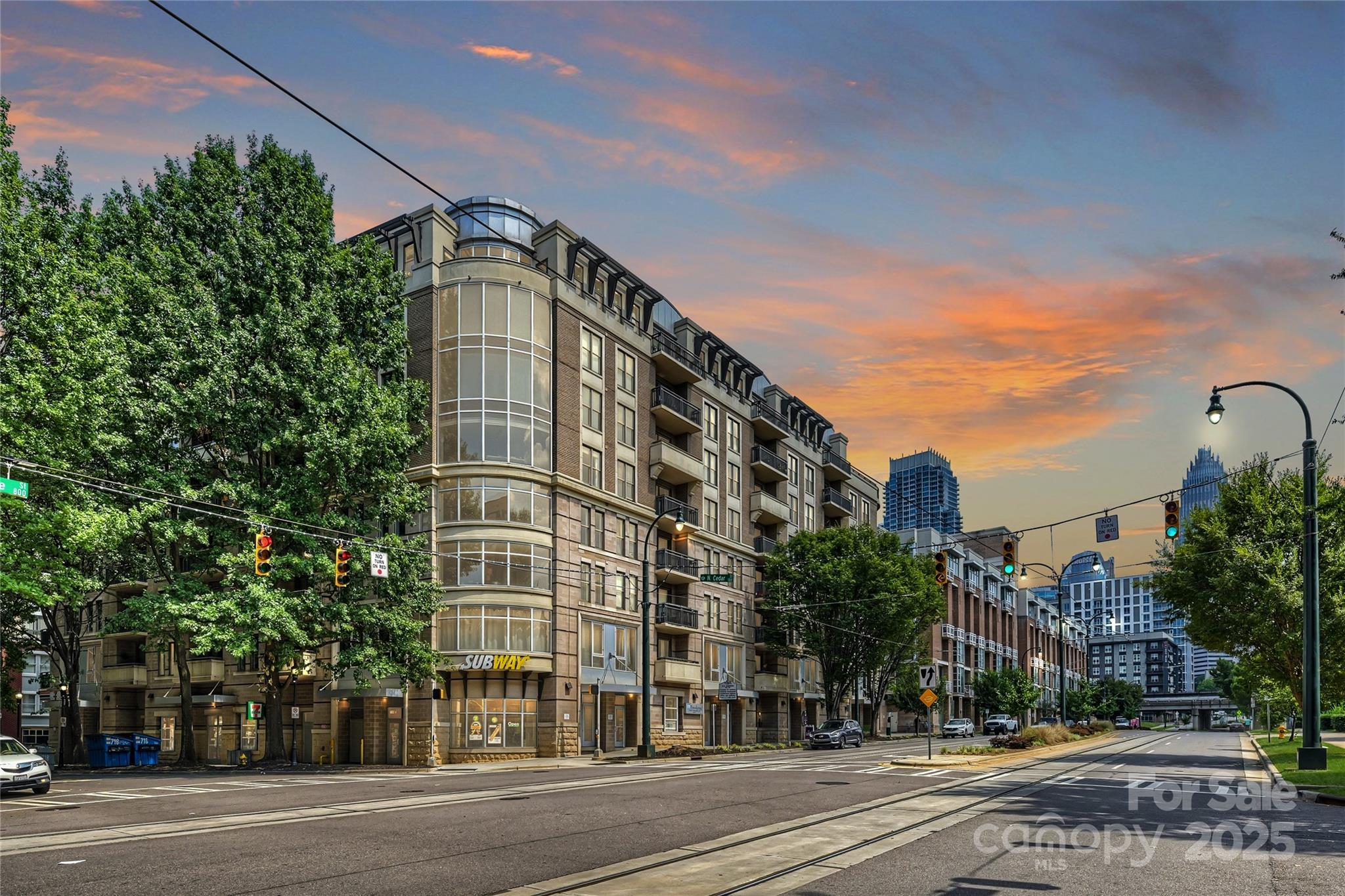 718 W Trade Street Unit: 411