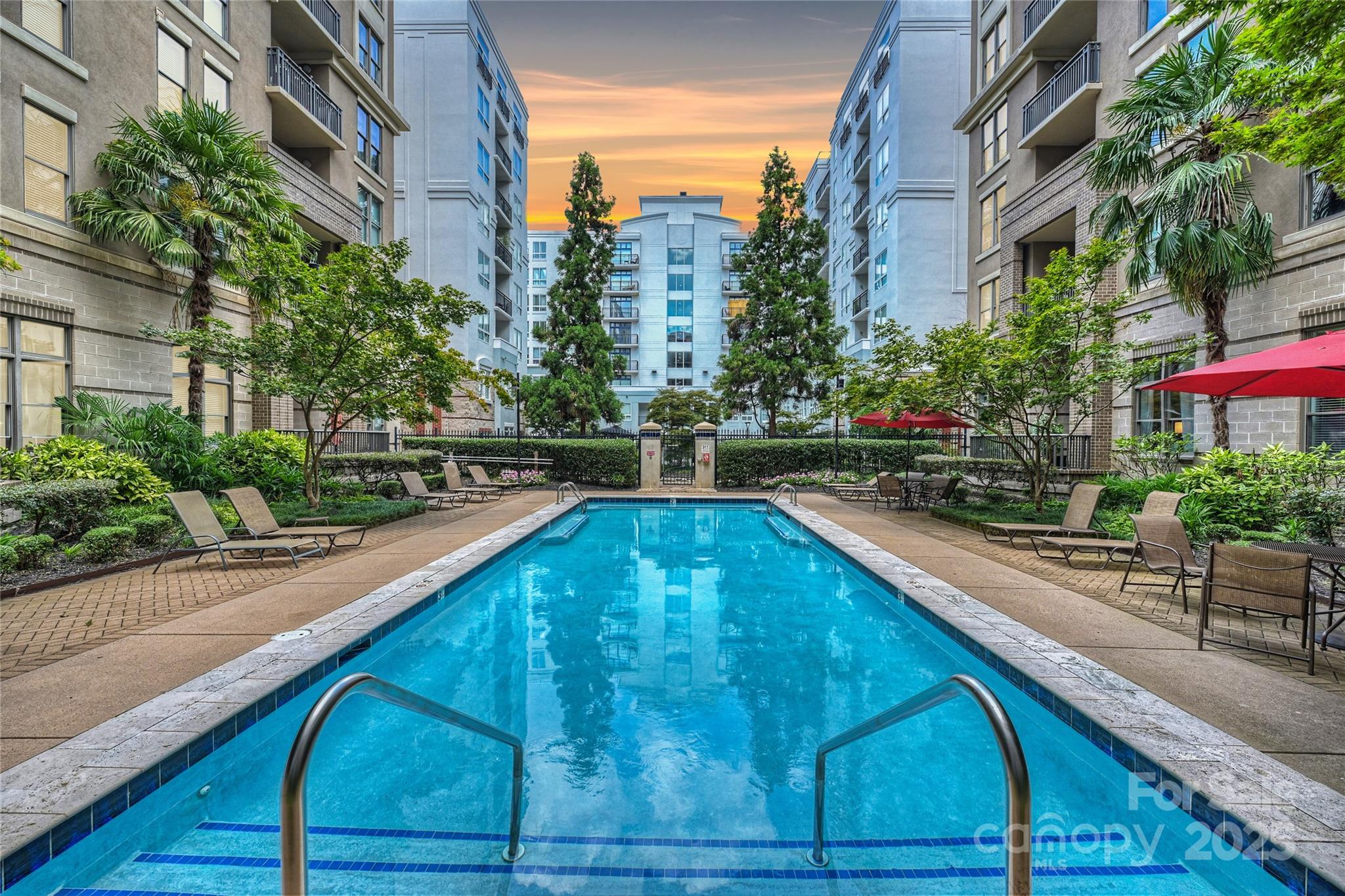 718 W Trade Street Unit: 411