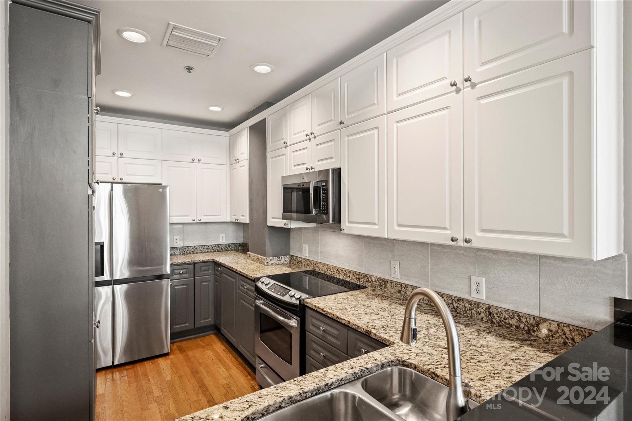 127 N Tryon Street Unit: 308