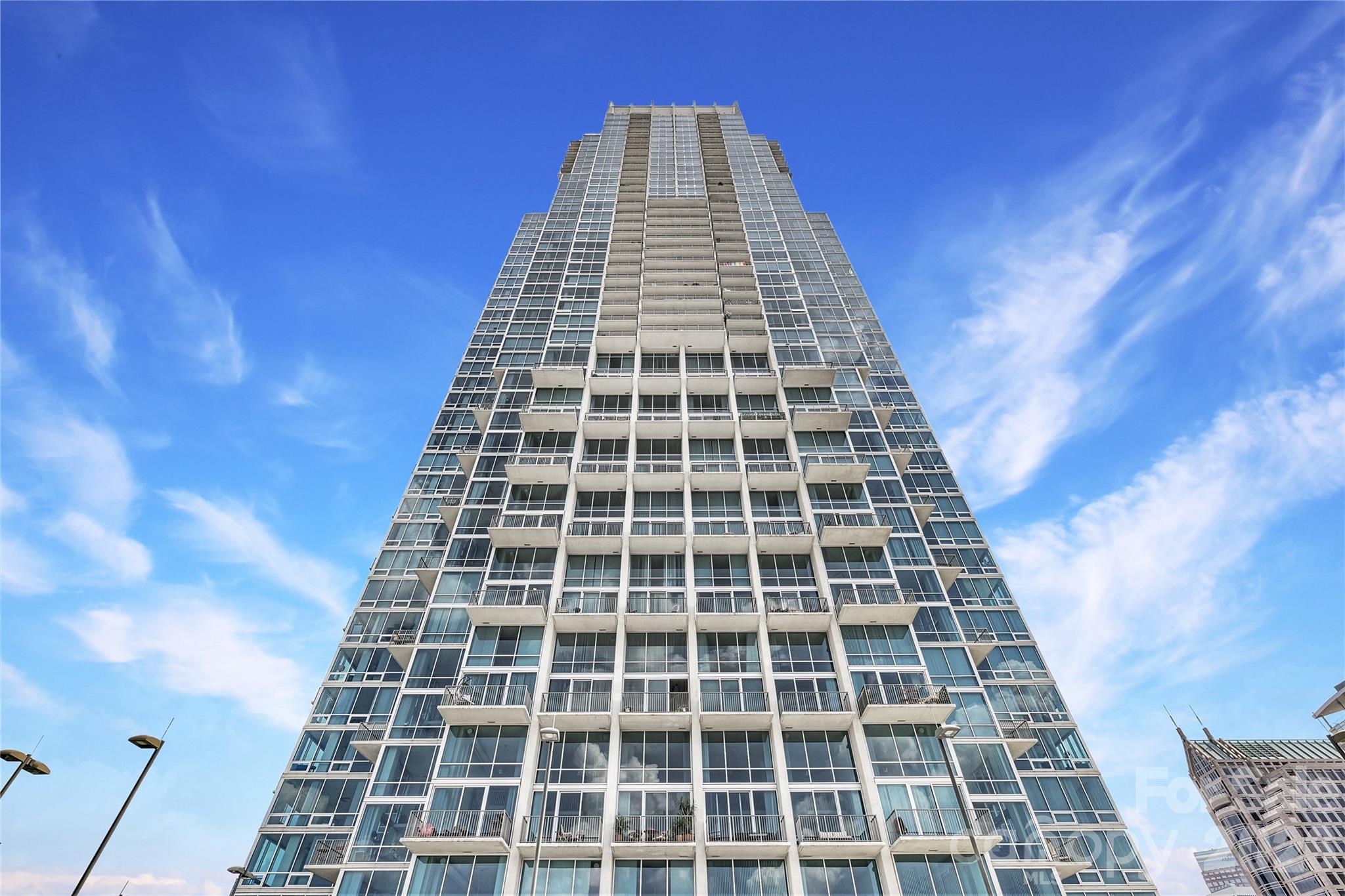 215 N Pine Street Unit: 3705