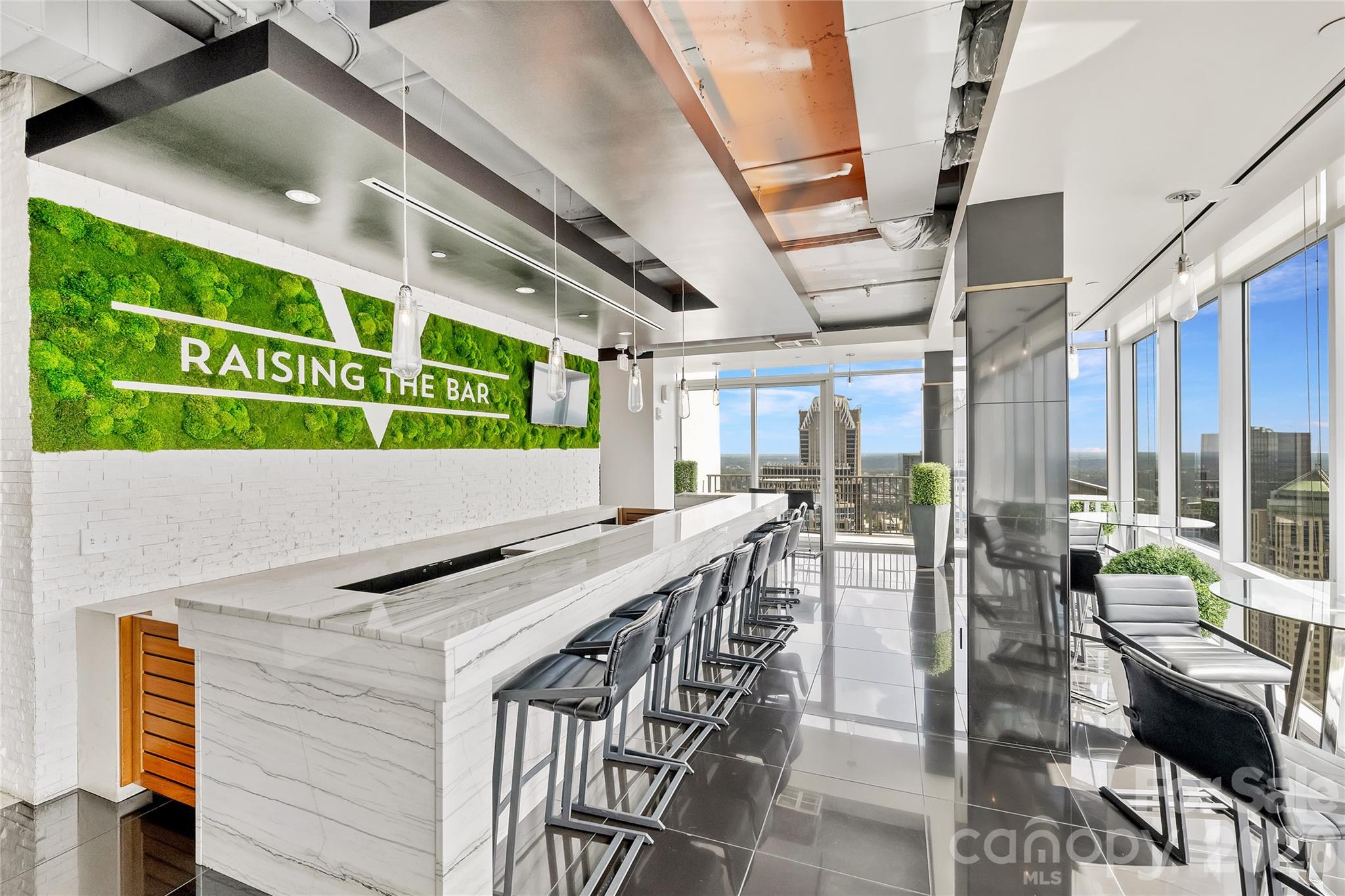 215 N Pine Street Unit: 3705
