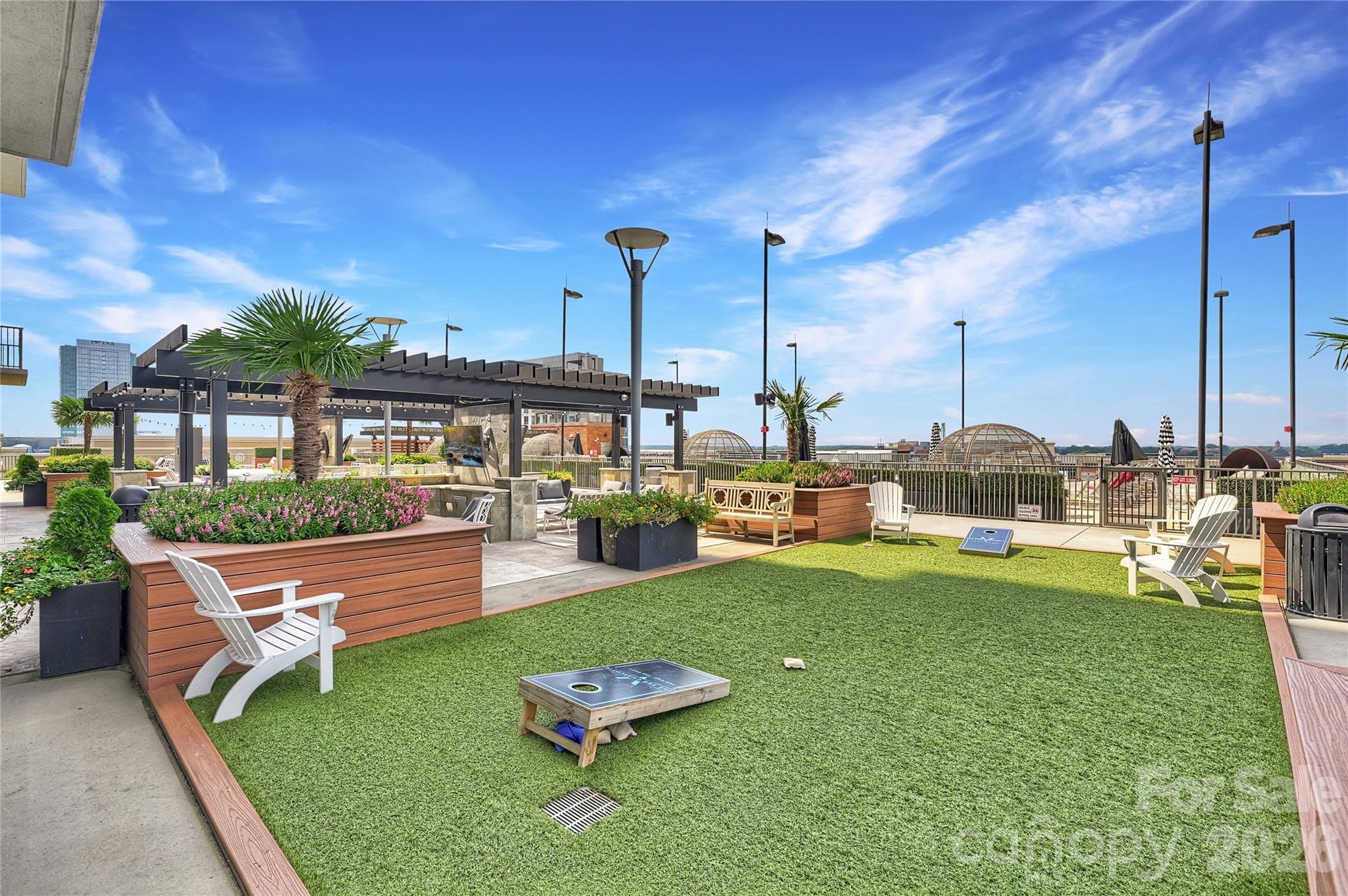 215 N Pine Street Unit: 3705