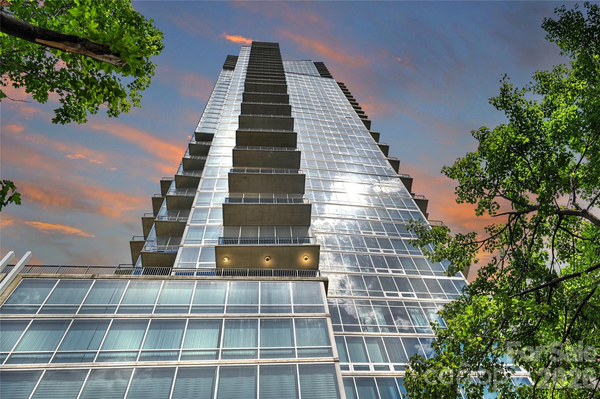 215 N Pine Street Unit: 3705