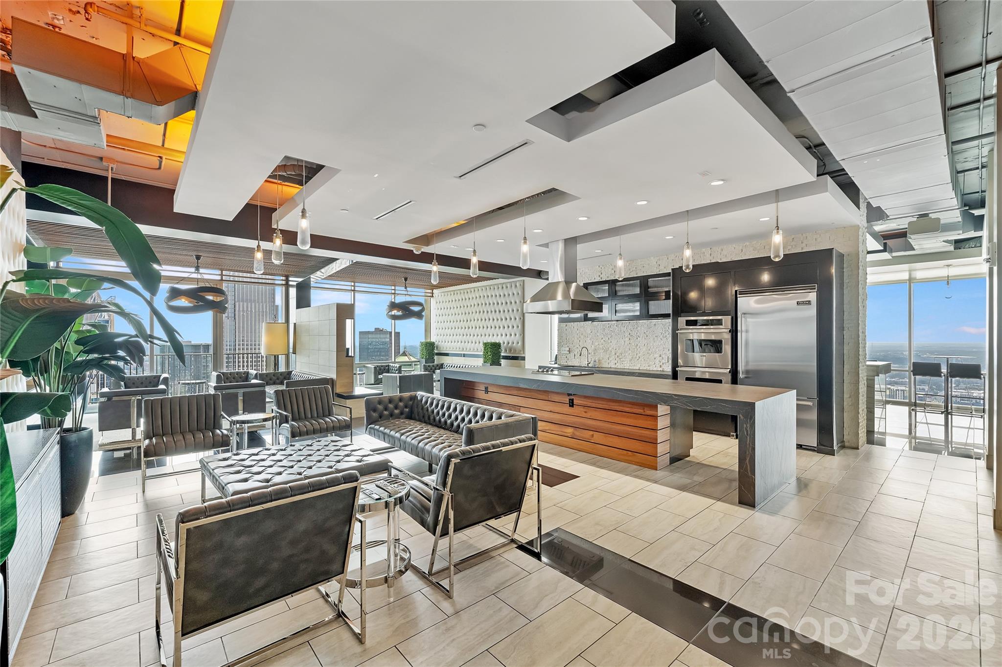 215 N Pine Street Unit: 3705