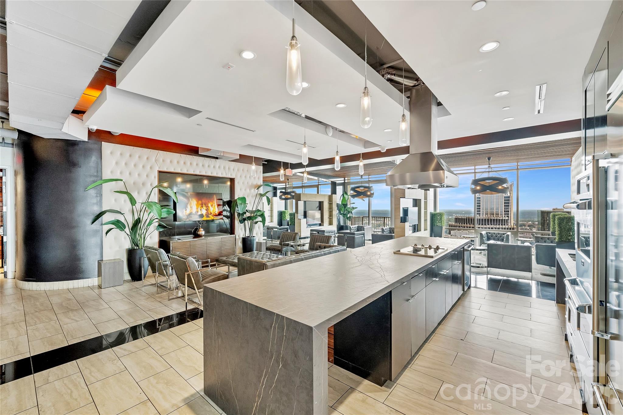 215 N Pine Street Unit: 3705