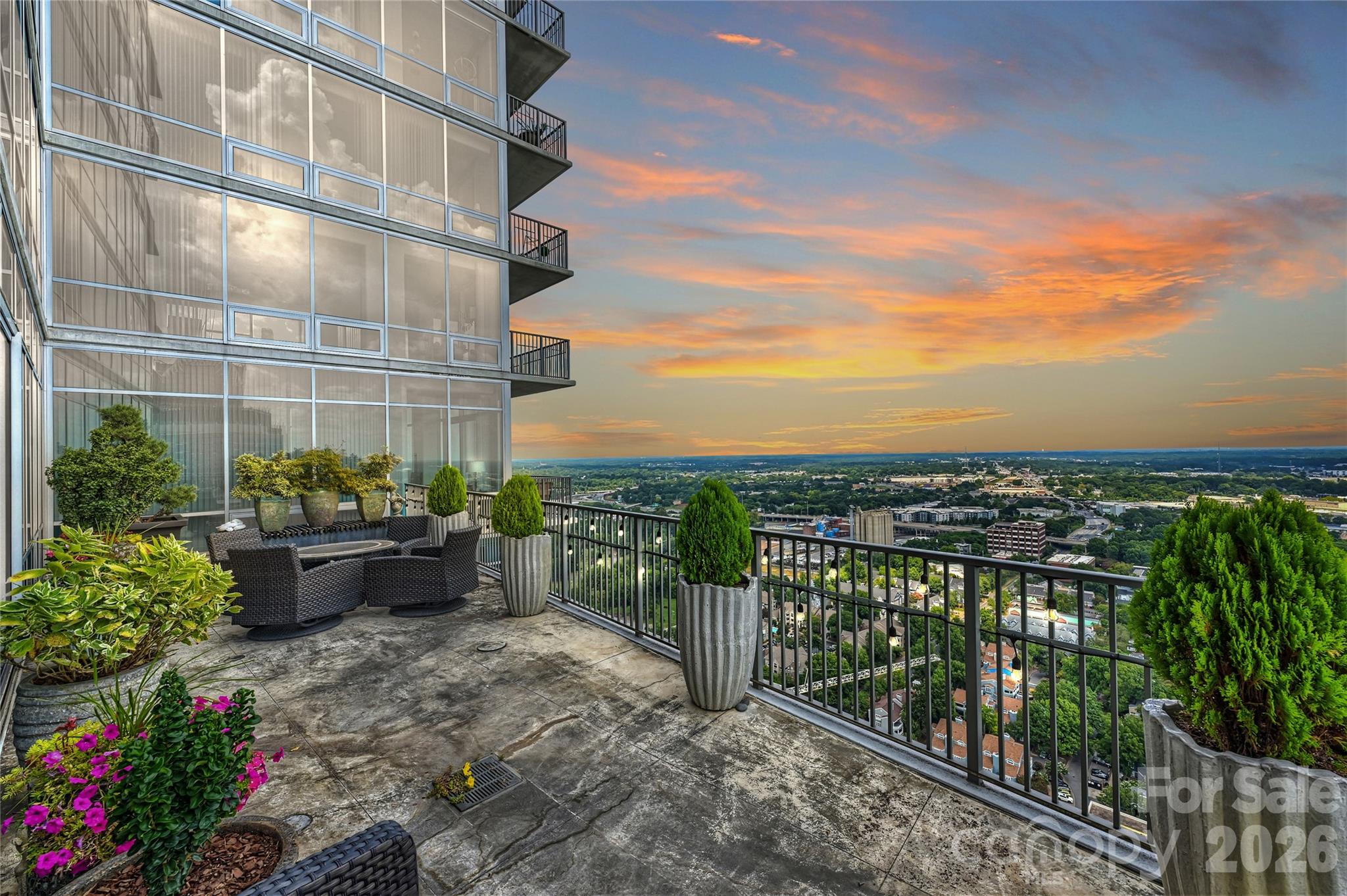 215 N Pine Street Unit: 3705