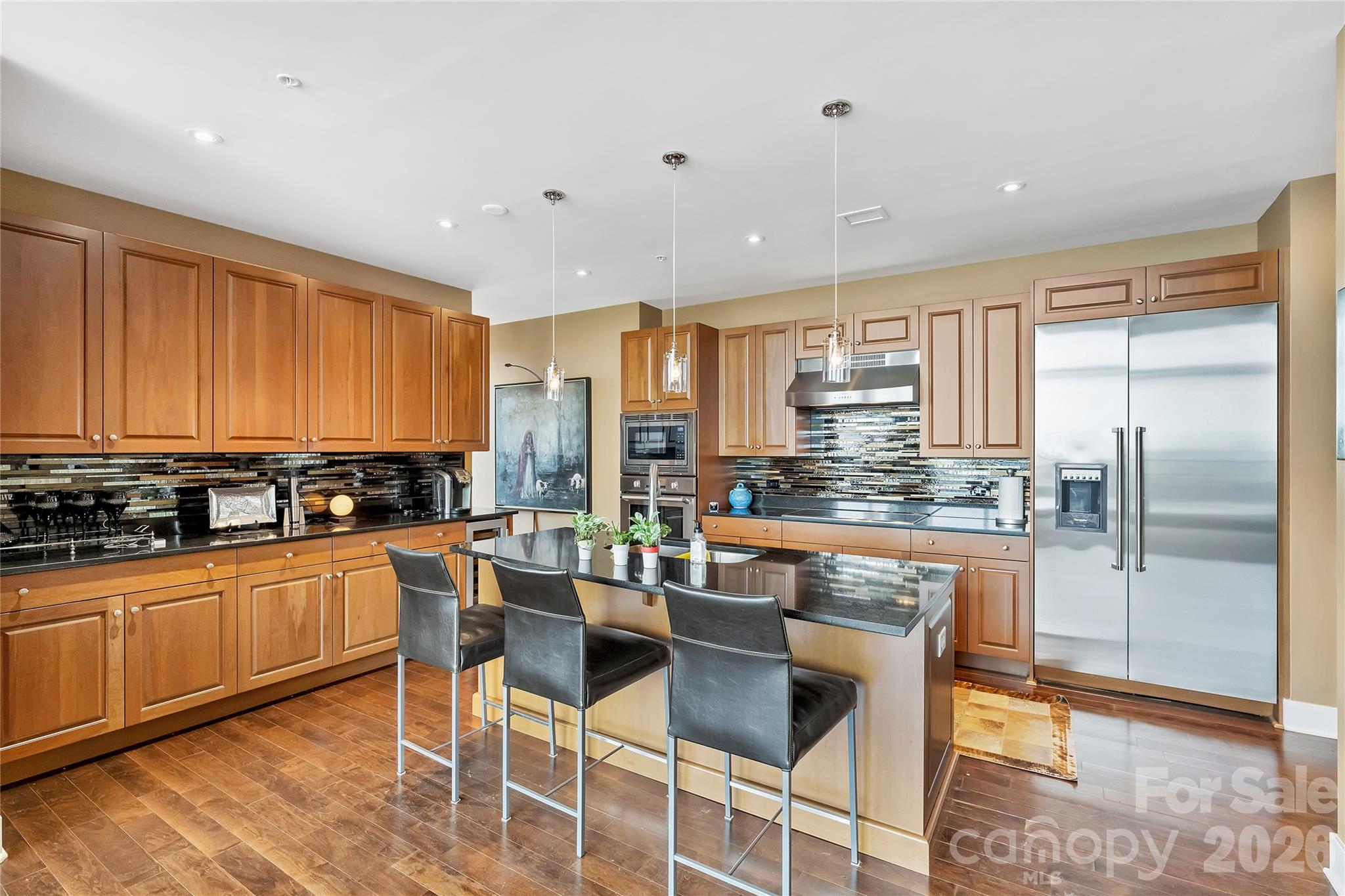 215 N Pine Street Unit: 3705