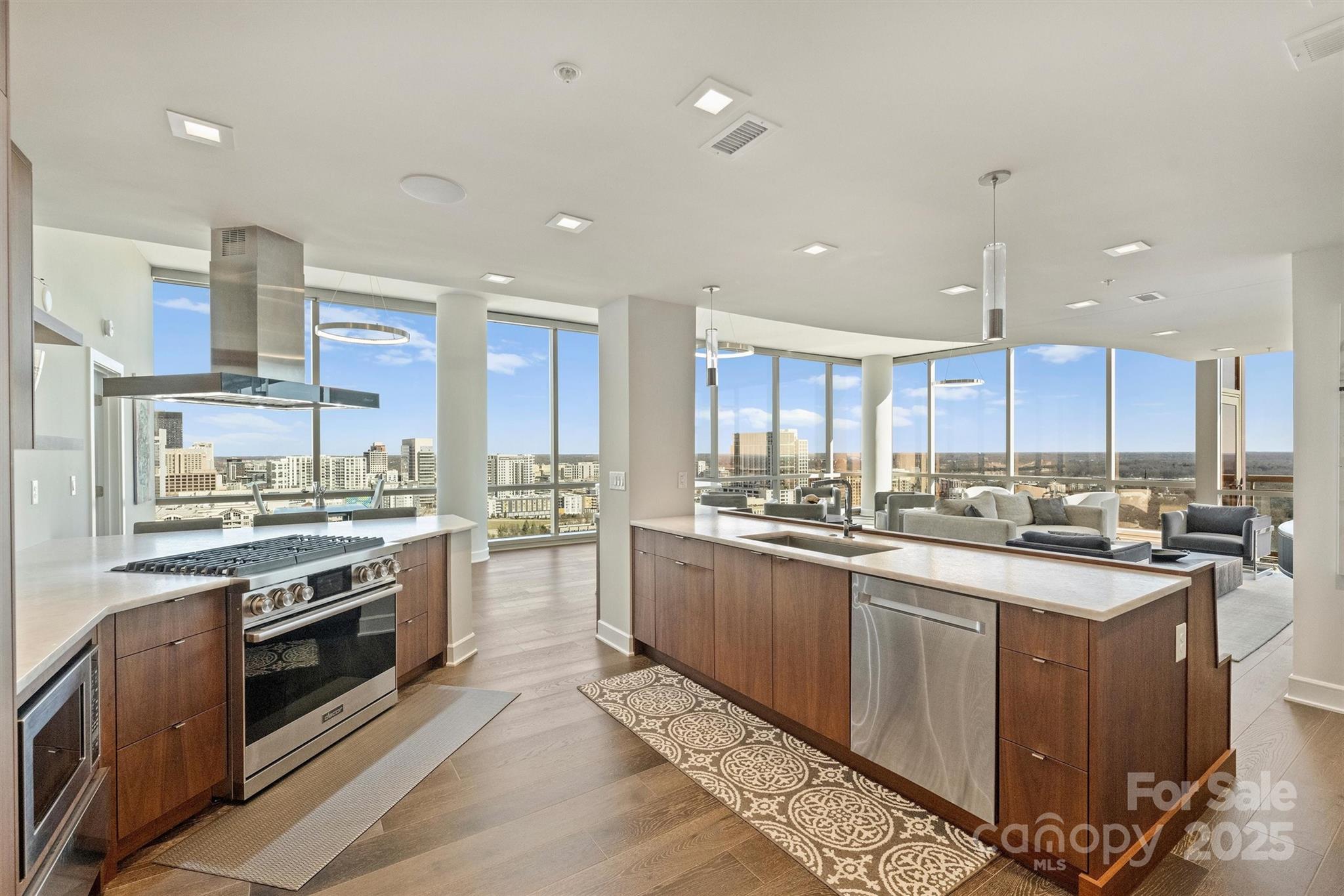 315 Arlington Avenue Unit: 2201