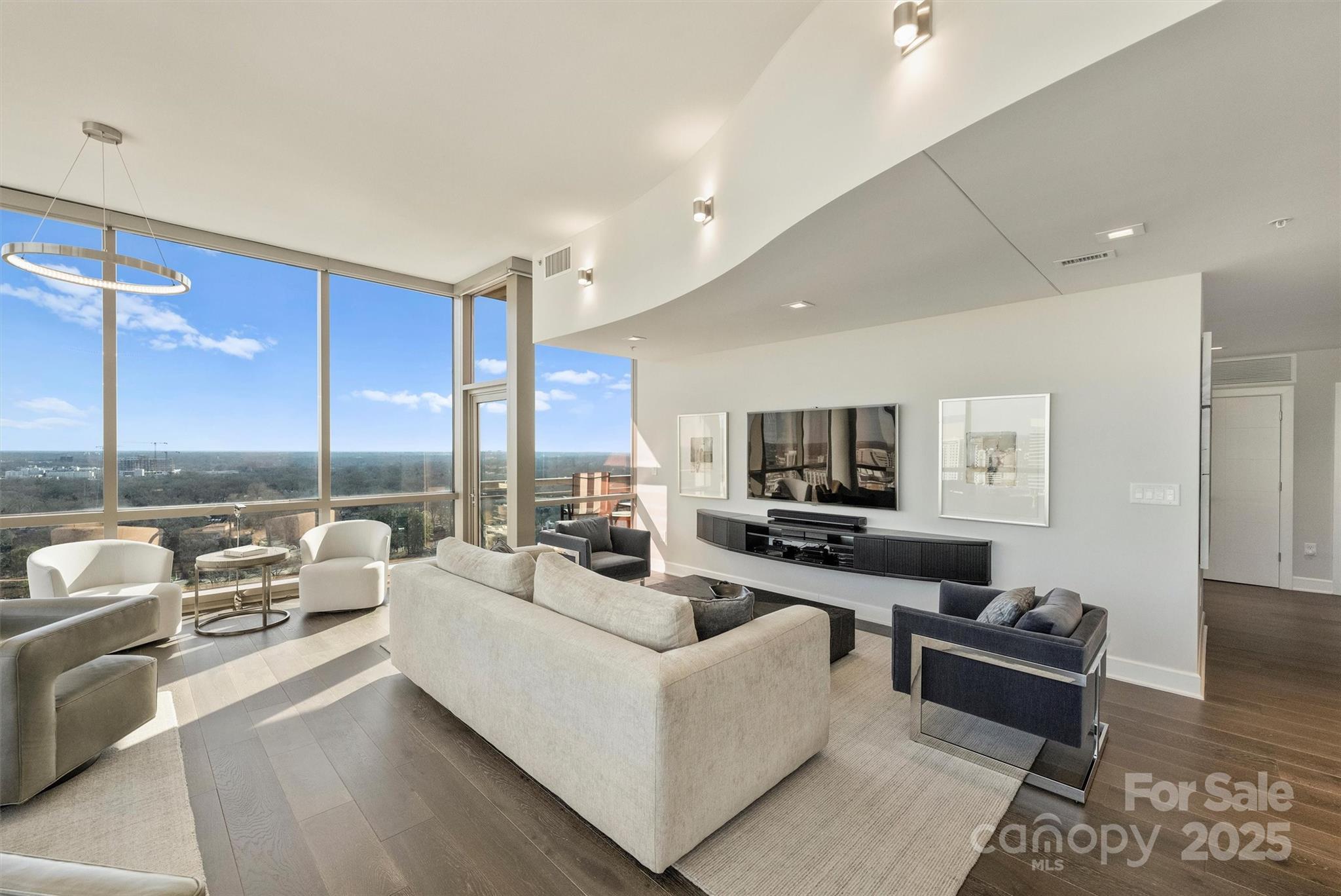 315 Arlington Avenue Unit: 2201