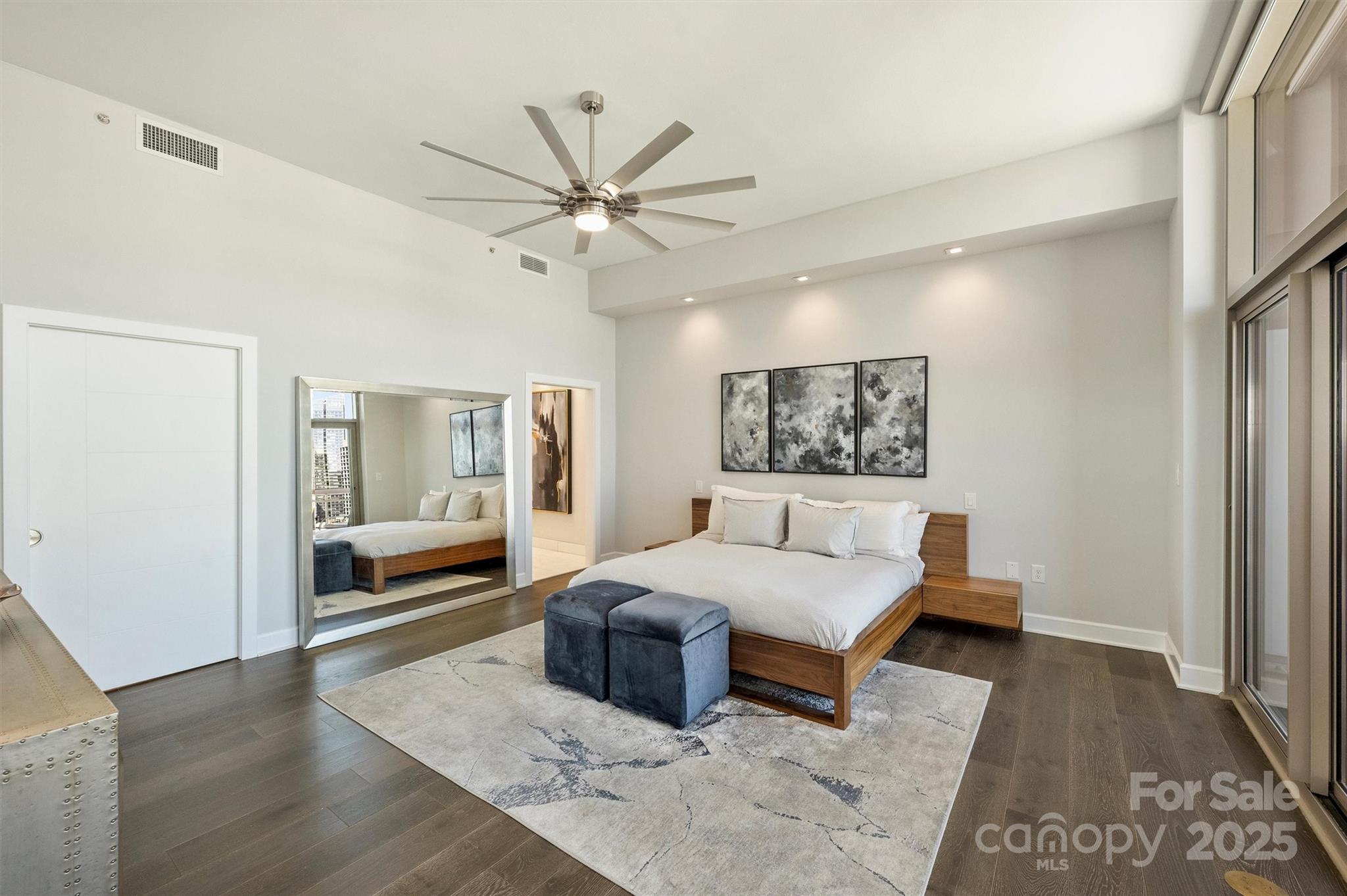 315 Arlington Avenue Unit: 2201