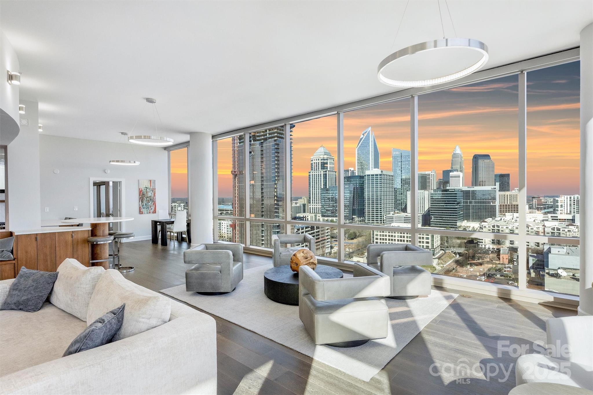 315 Arlington Avenue Unit: 2201