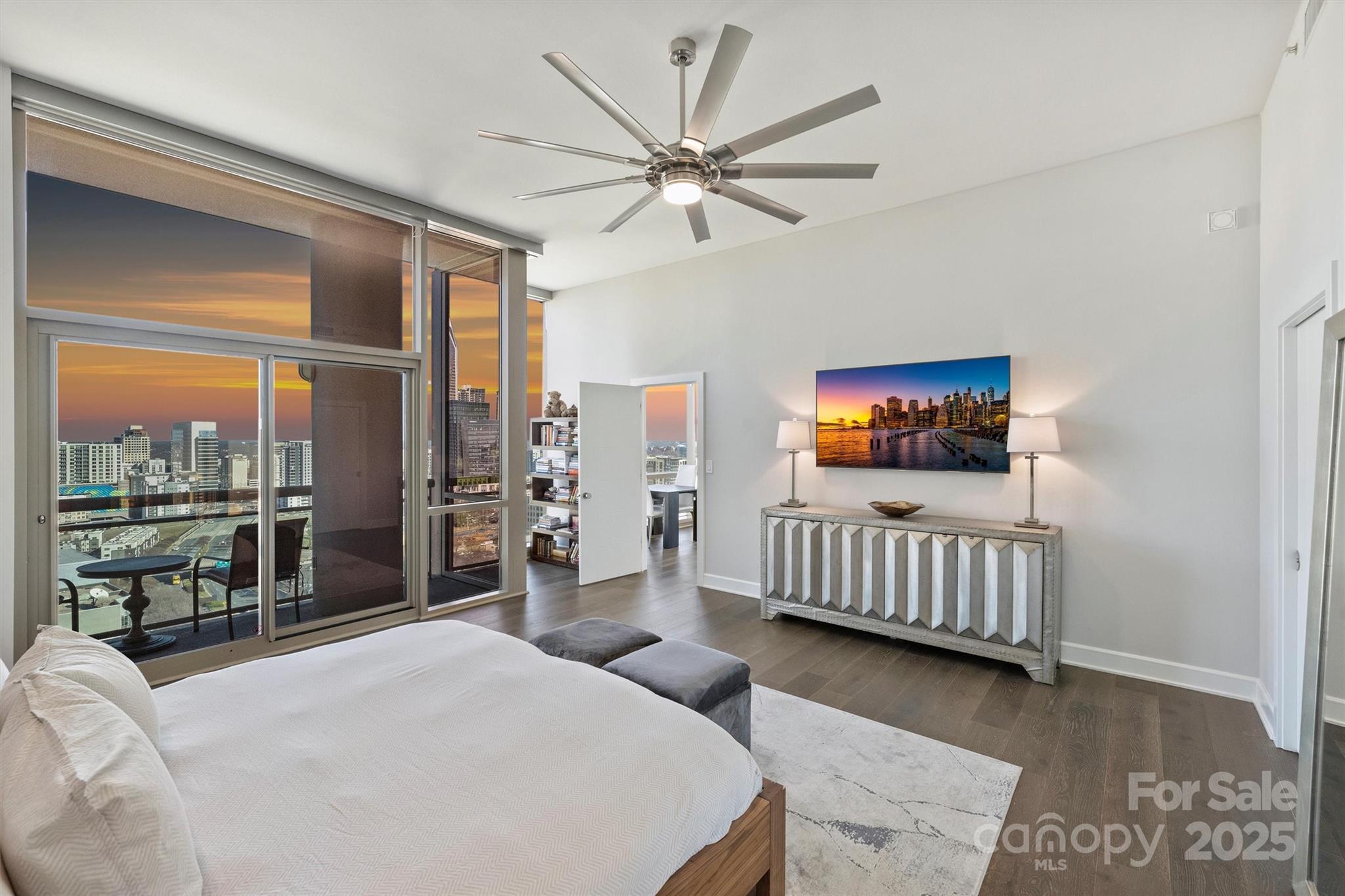 315 Arlington Avenue Unit: 2201