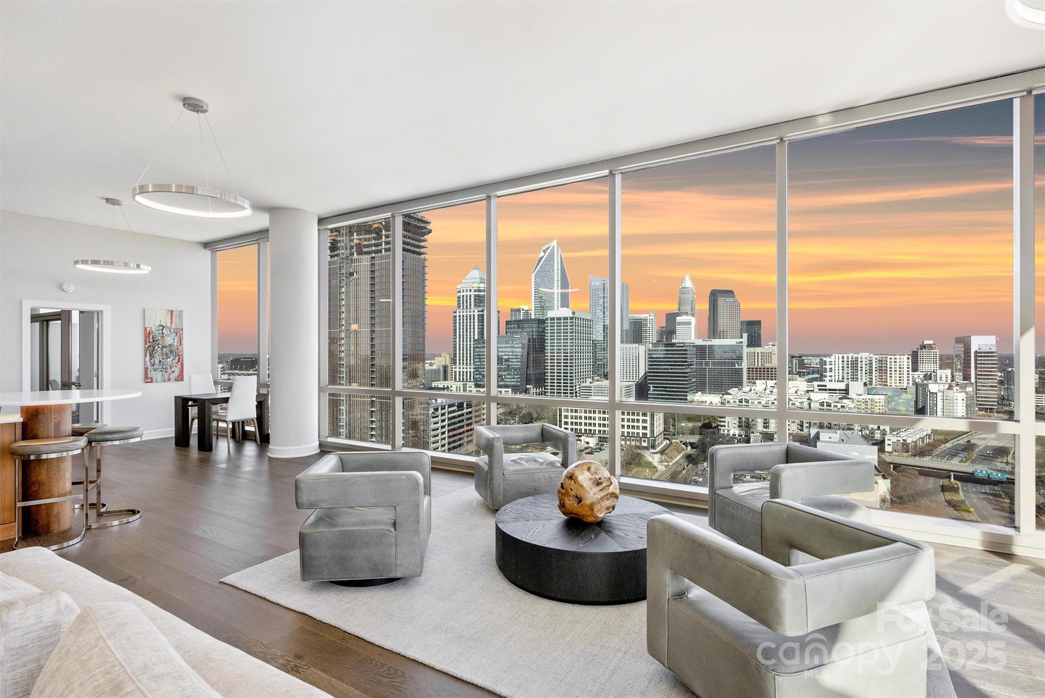 315 Arlington Avenue Unit: 2201