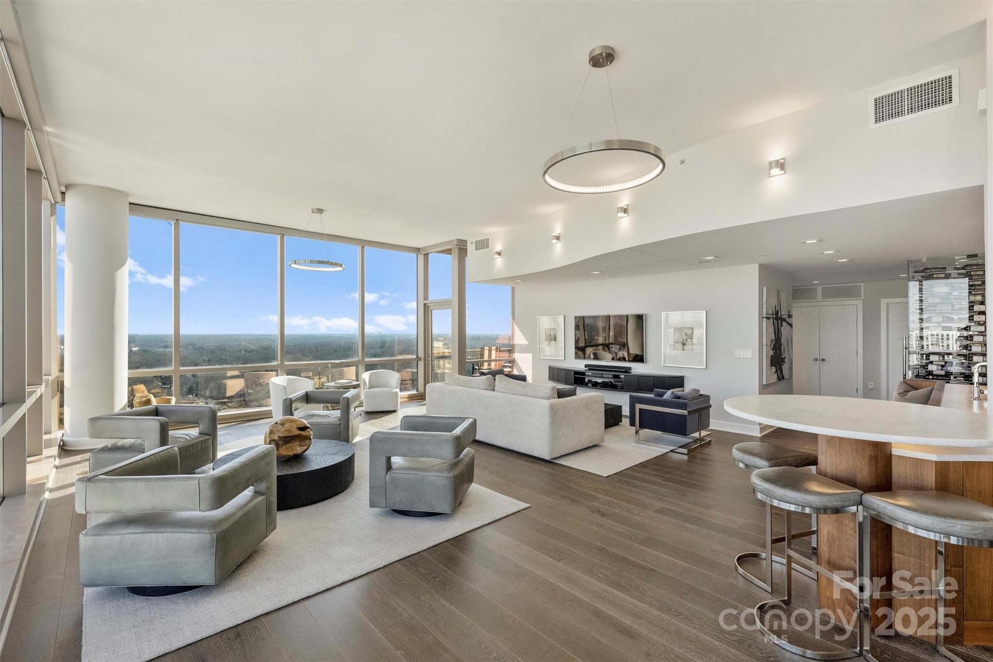 315 Arlington Avenue Unit: 2201