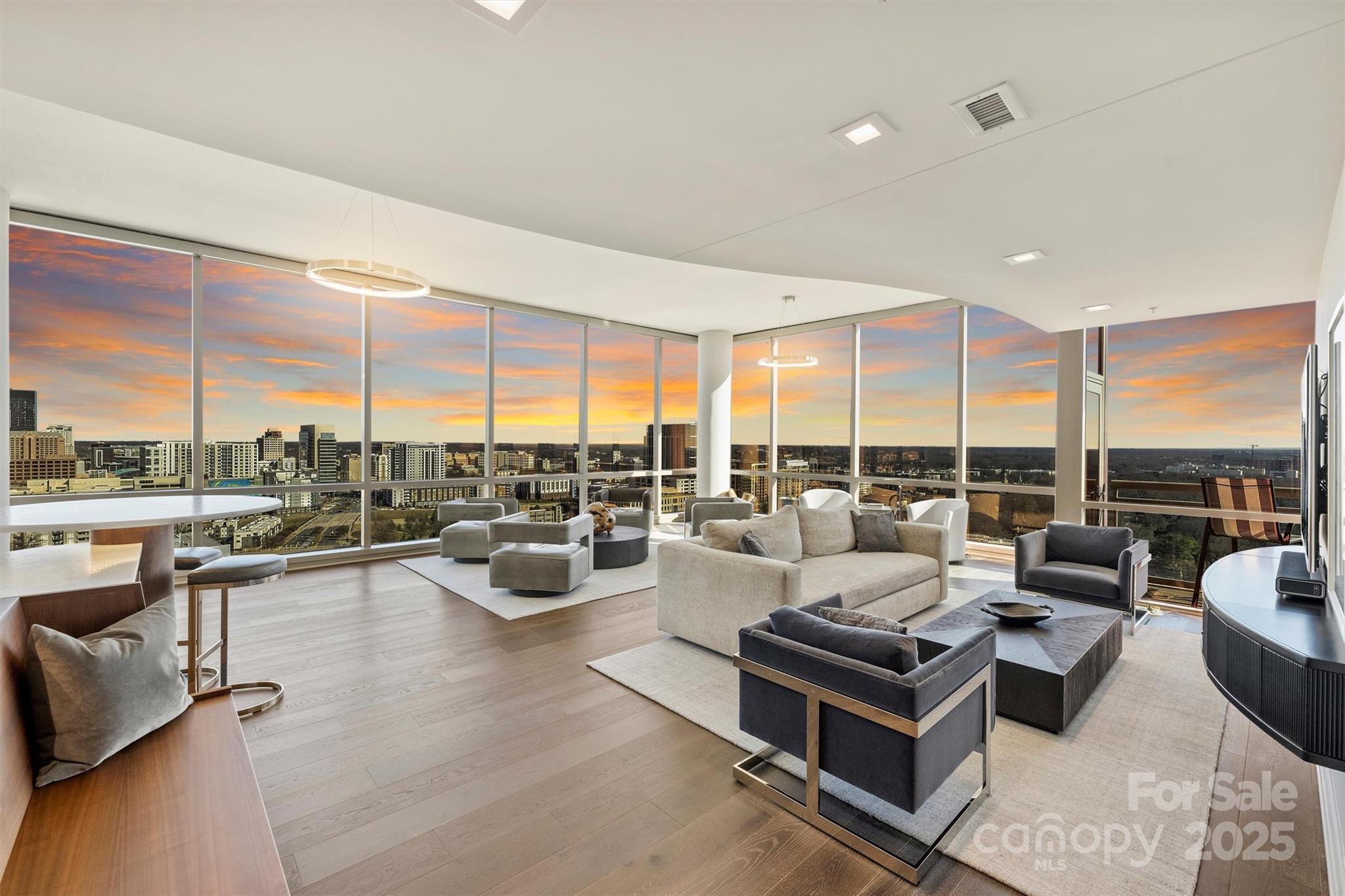 315 Arlington Avenue Unit: 2201