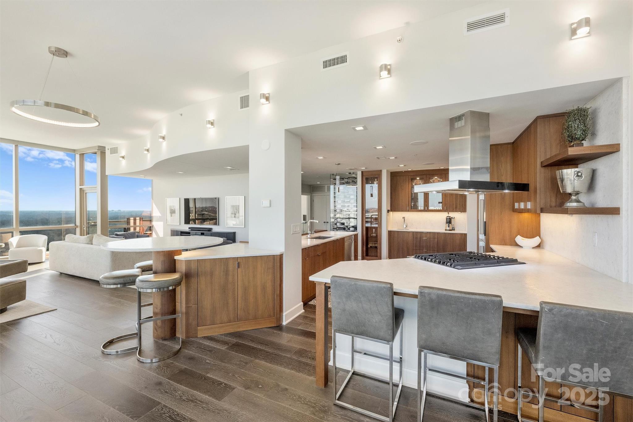 315 Arlington Avenue Unit: 2201