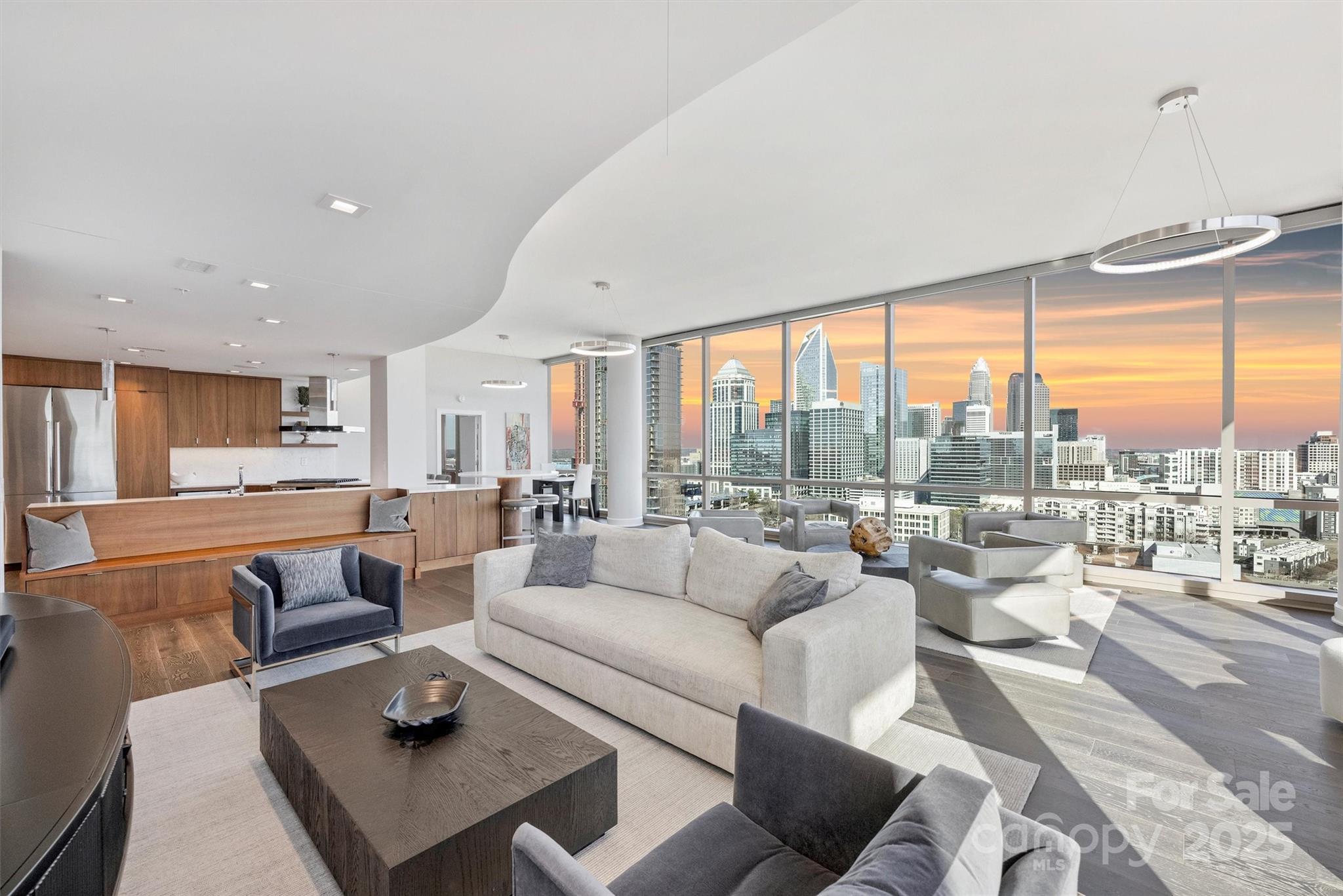 315 Arlington Avenue Unit: 2201