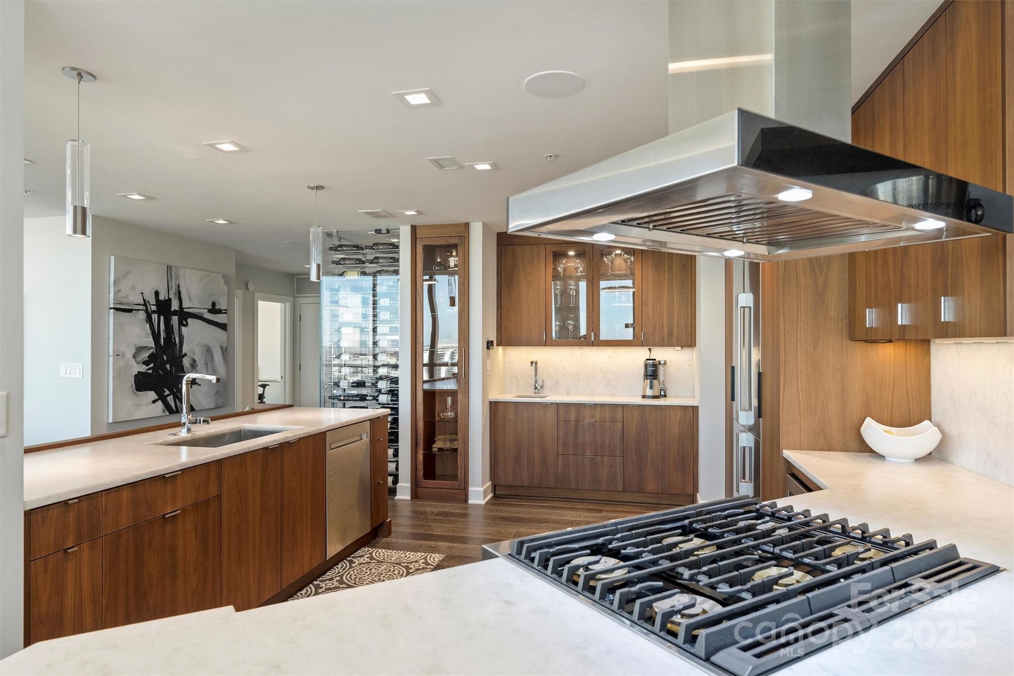 315 Arlington Avenue Unit: 2201