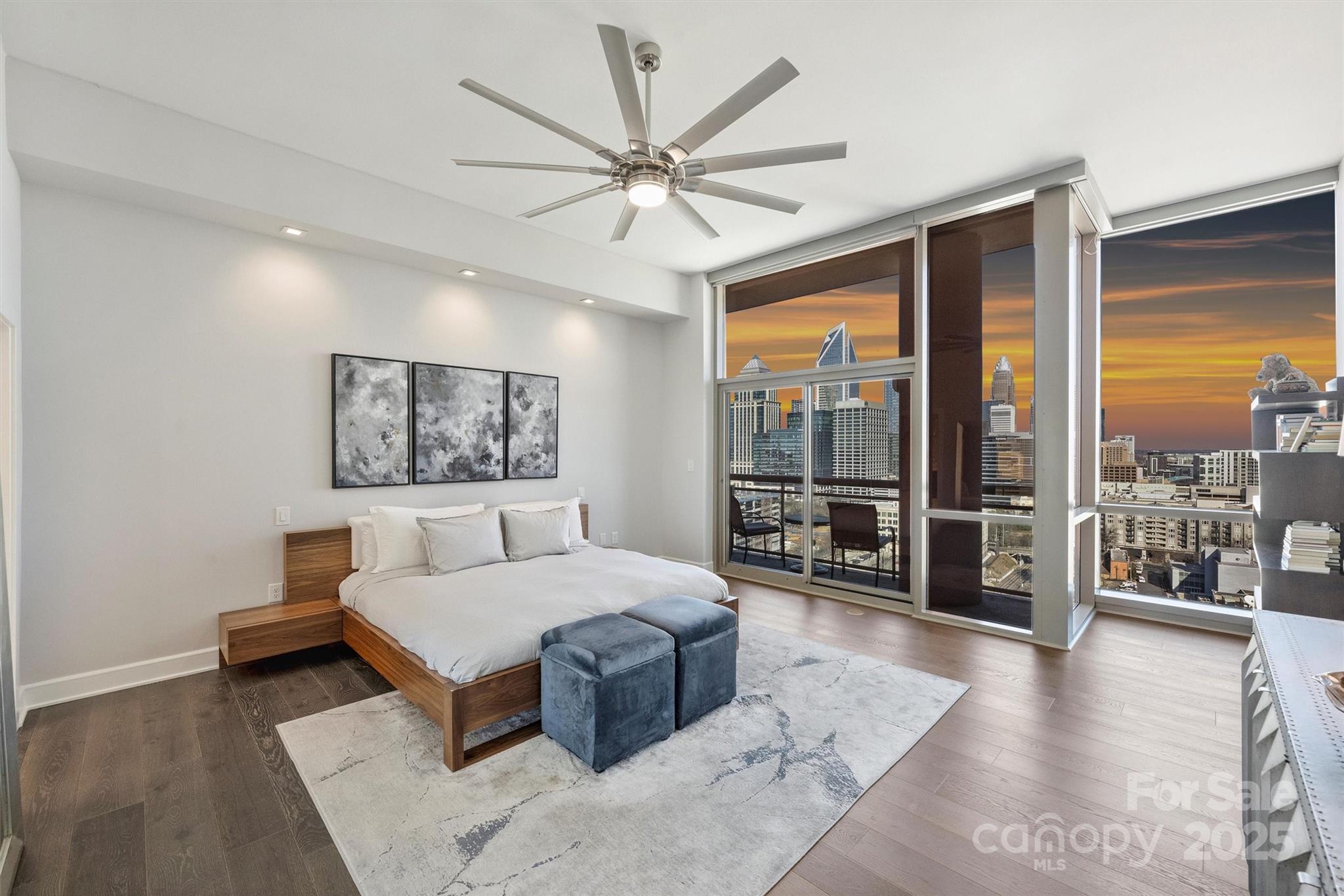 315 Arlington Avenue Unit: 2201