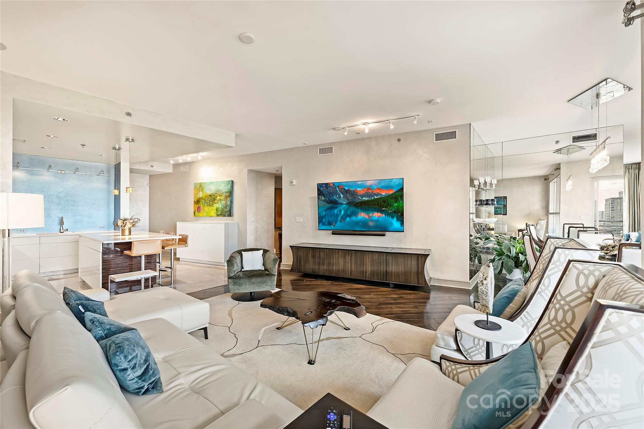 333 W Trade Street Unit: 1204