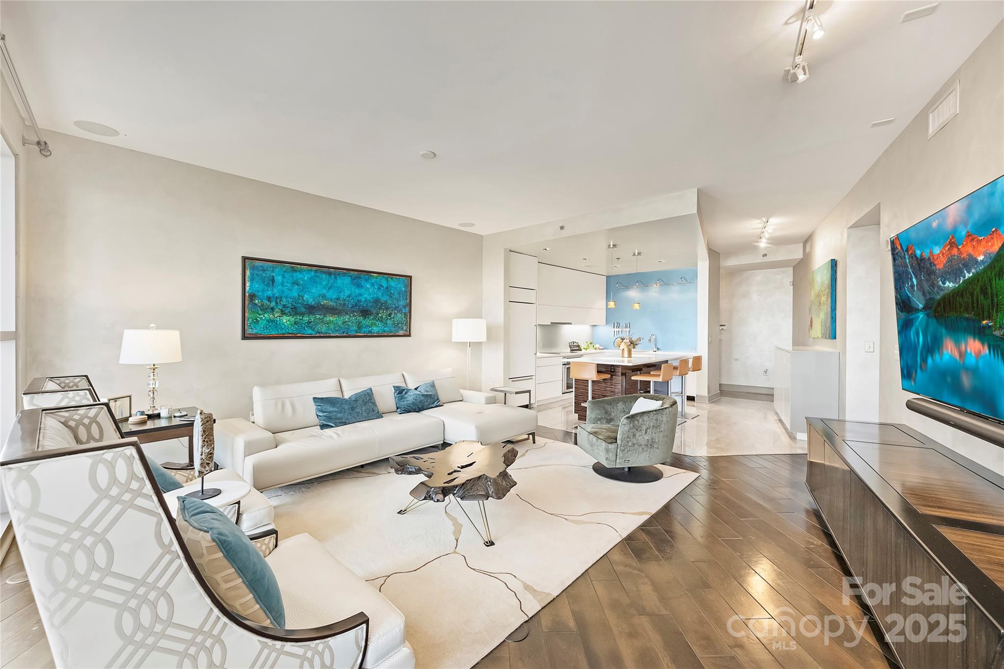 333 W Trade Street Unit: 1204