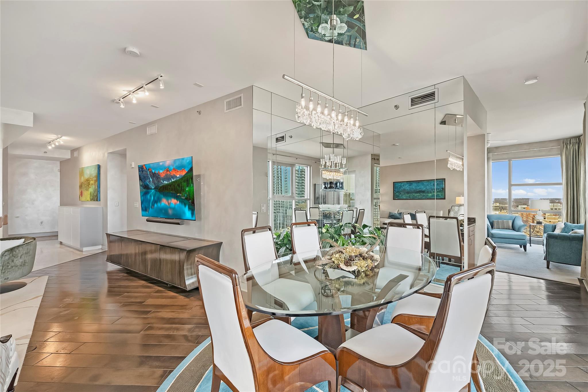 333 W Trade Street Unit: 1204