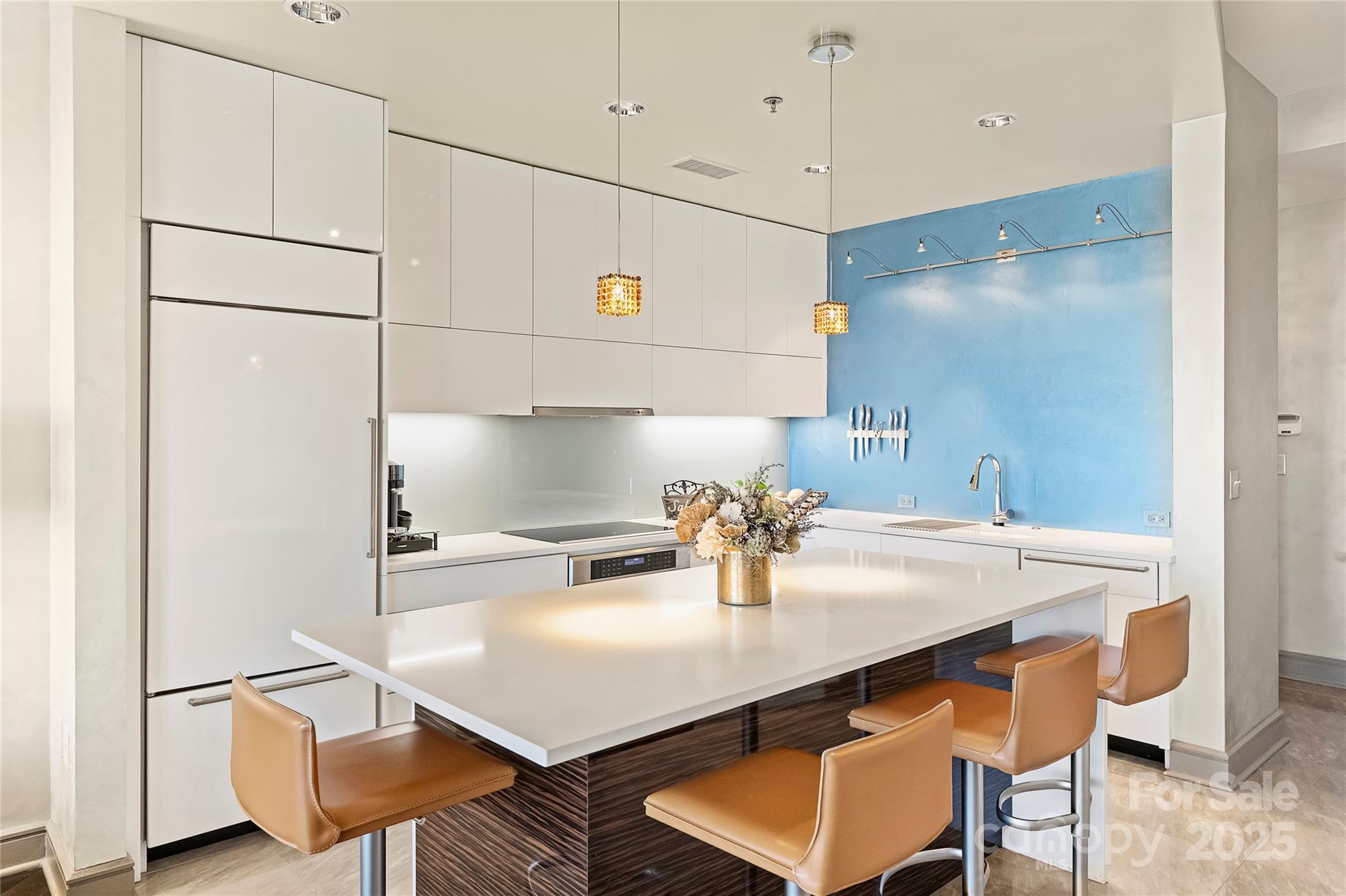 333 W Trade Street Unit: 1204