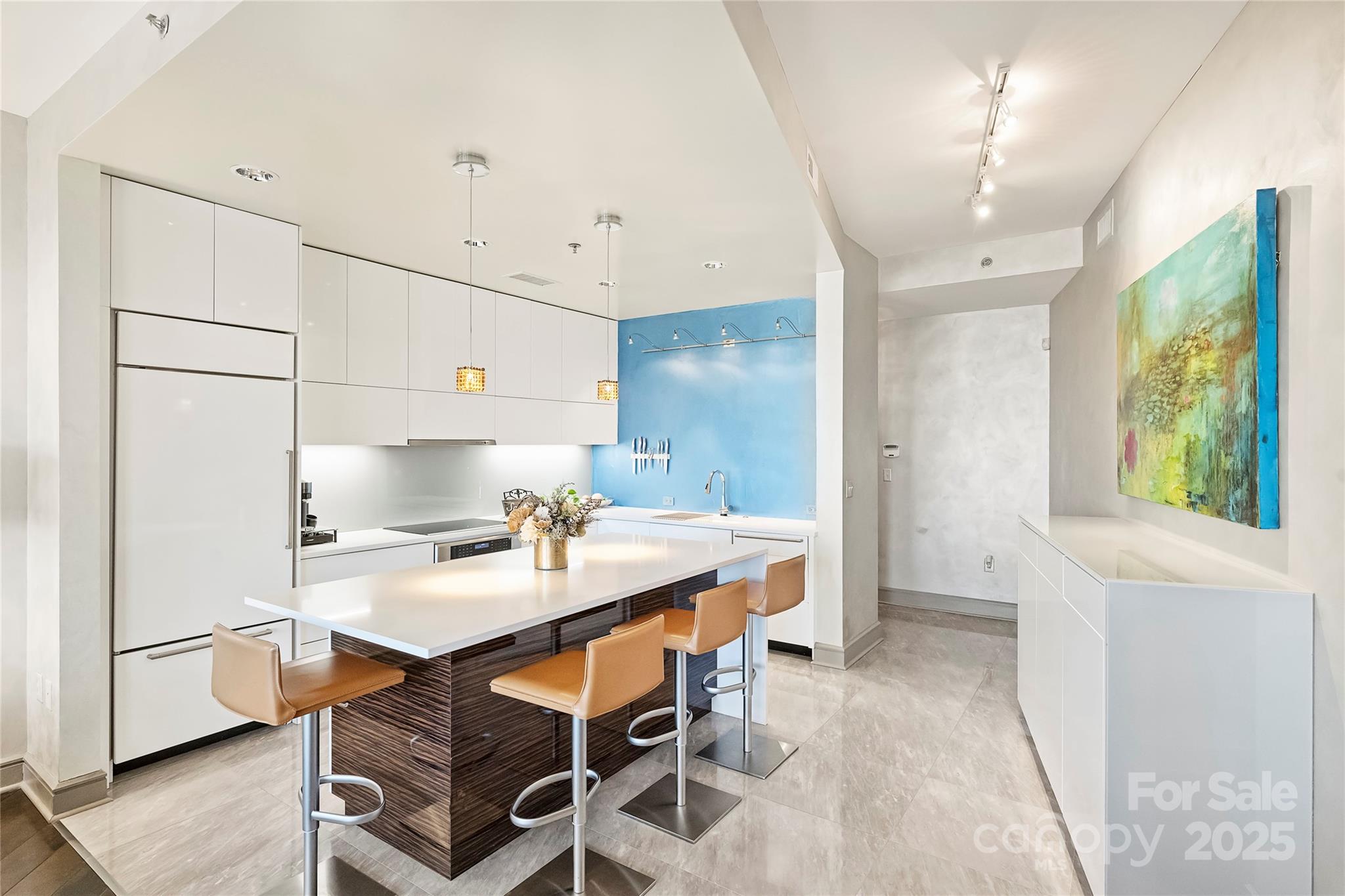 333 W Trade Street Unit: 1204