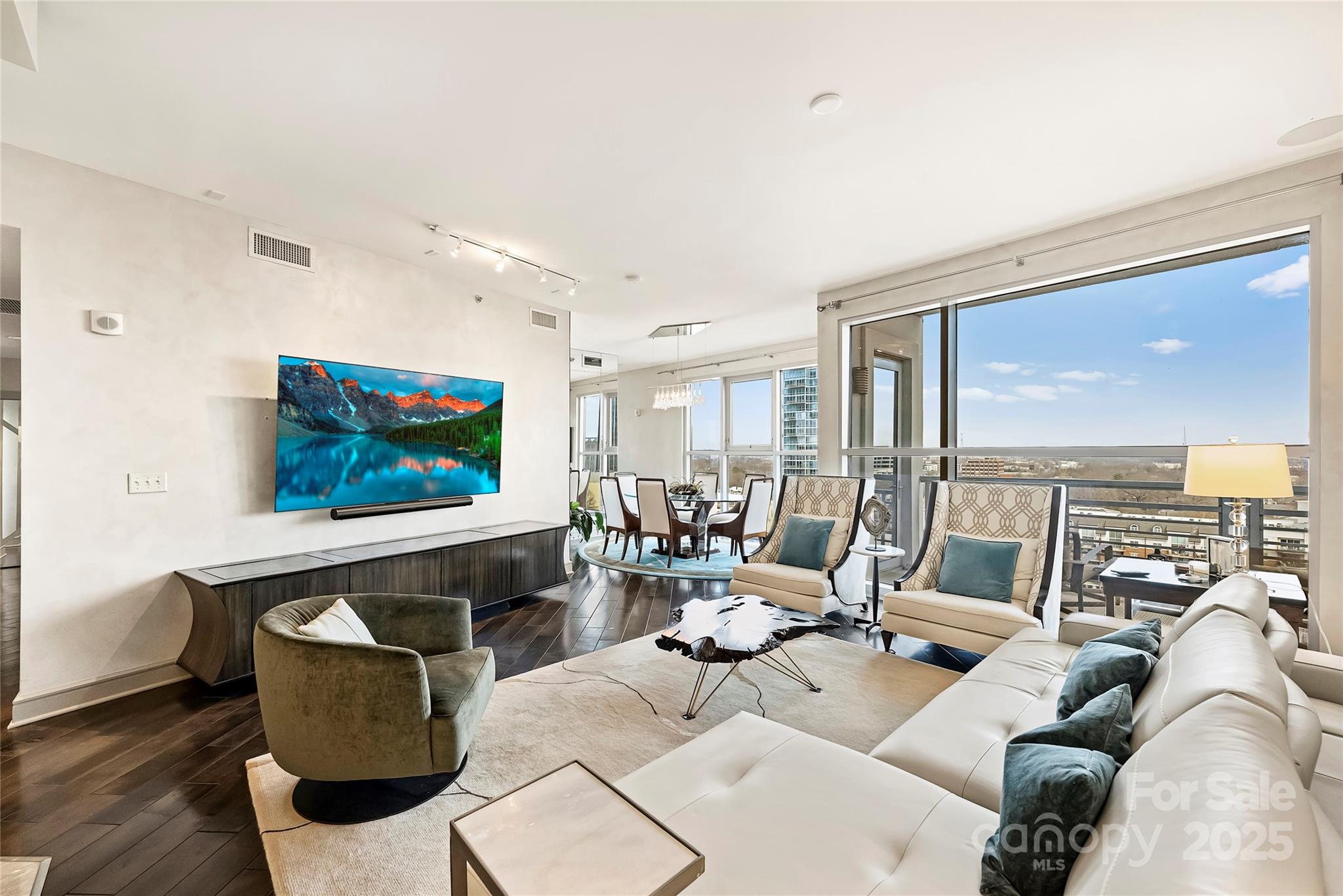 333 W Trade Street Unit: 1204