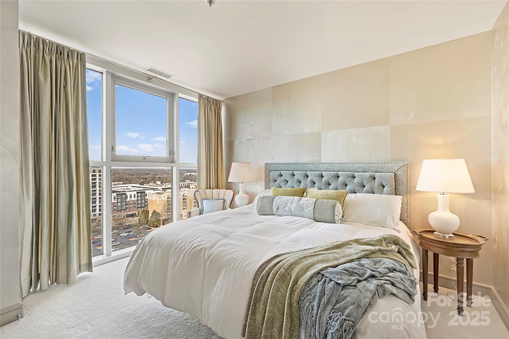 333 W Trade Street Unit: 1204