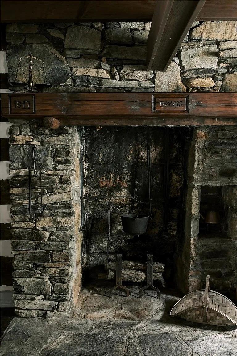 1534 NC Hwy 194 Highway