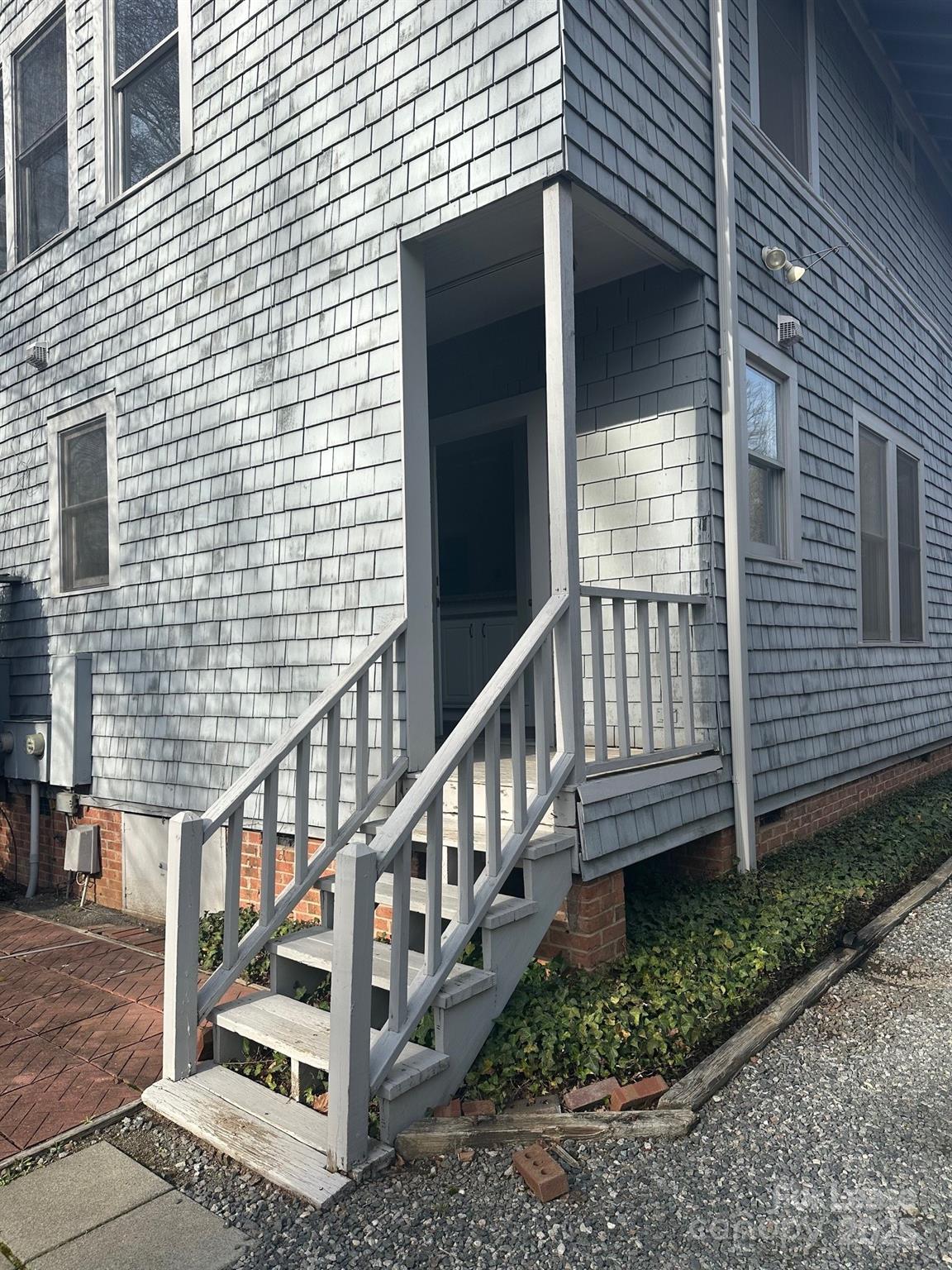 407 W 9th Street Unit: A