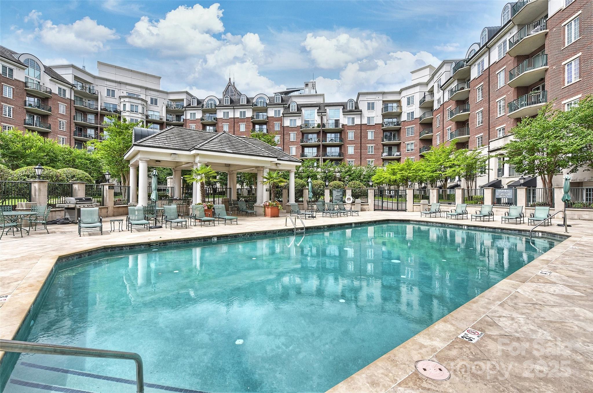 300 W 5th Street Unit: 711