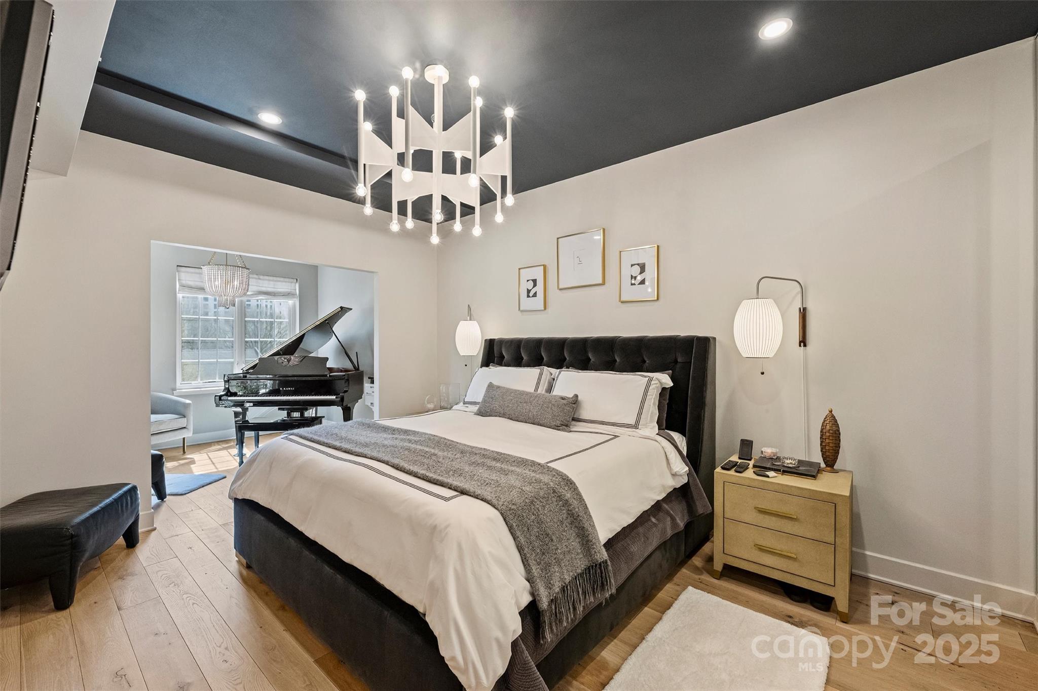 300 W 5th Street Unit: 711